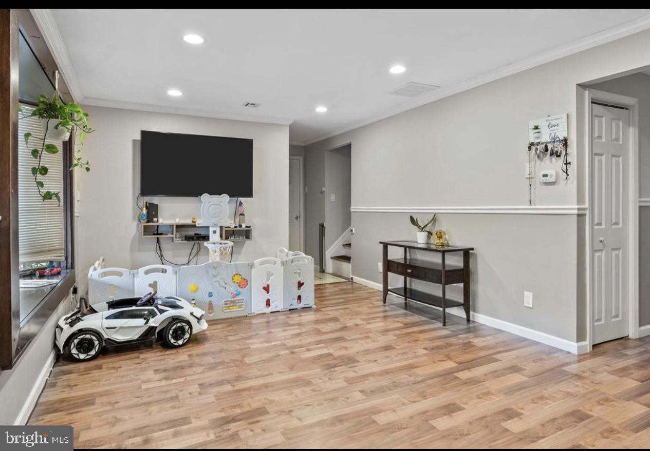FAIRLESS HILLS - Residential Lease