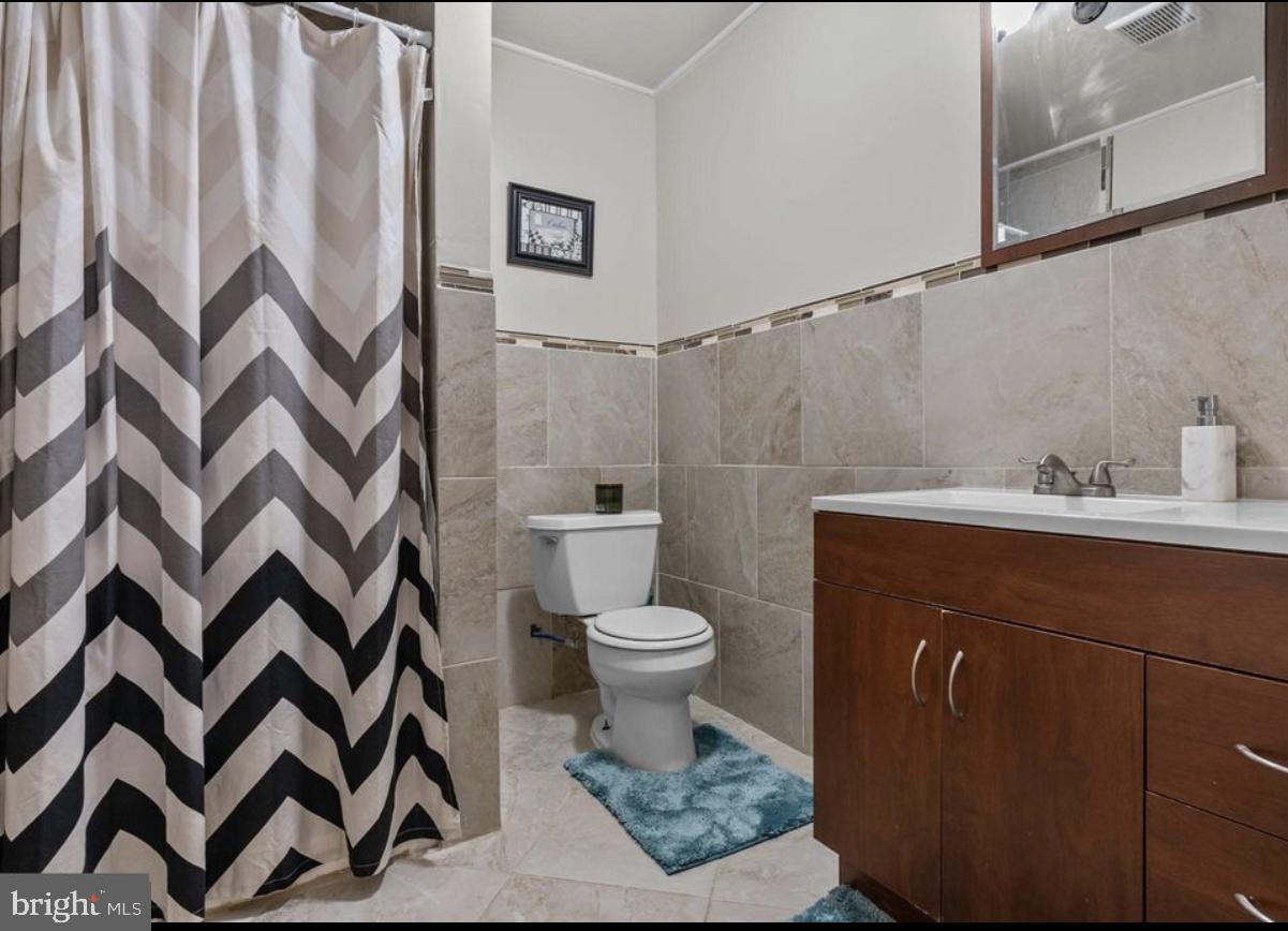 FAIRLESS HILLS - Residential Lease