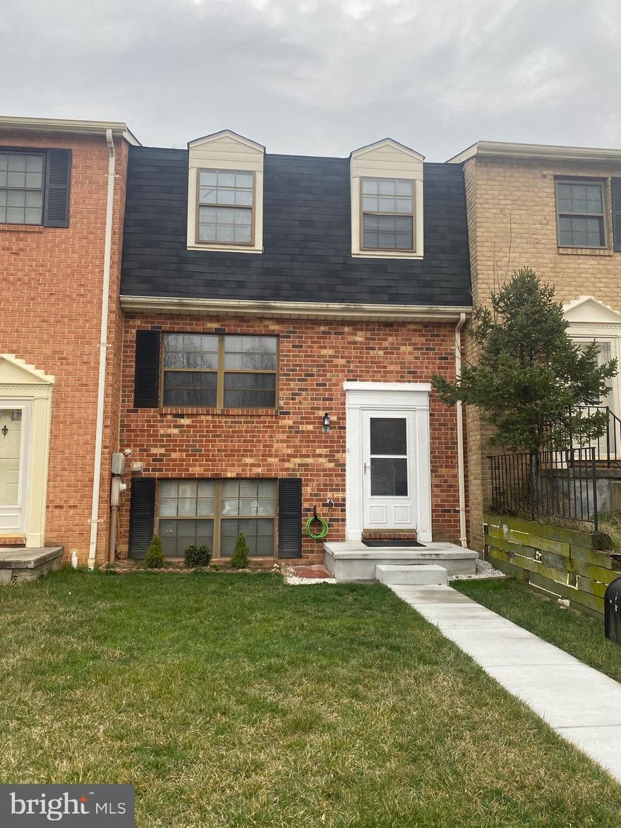 Beautiful Townhouse with total 4 bedroom and 2.5 Bath, 
quiet place and has walkout basement , 
Credit Score 680+ is a must , 
and strong income 3X of the rent required,
Please contact Property manager for any questions .