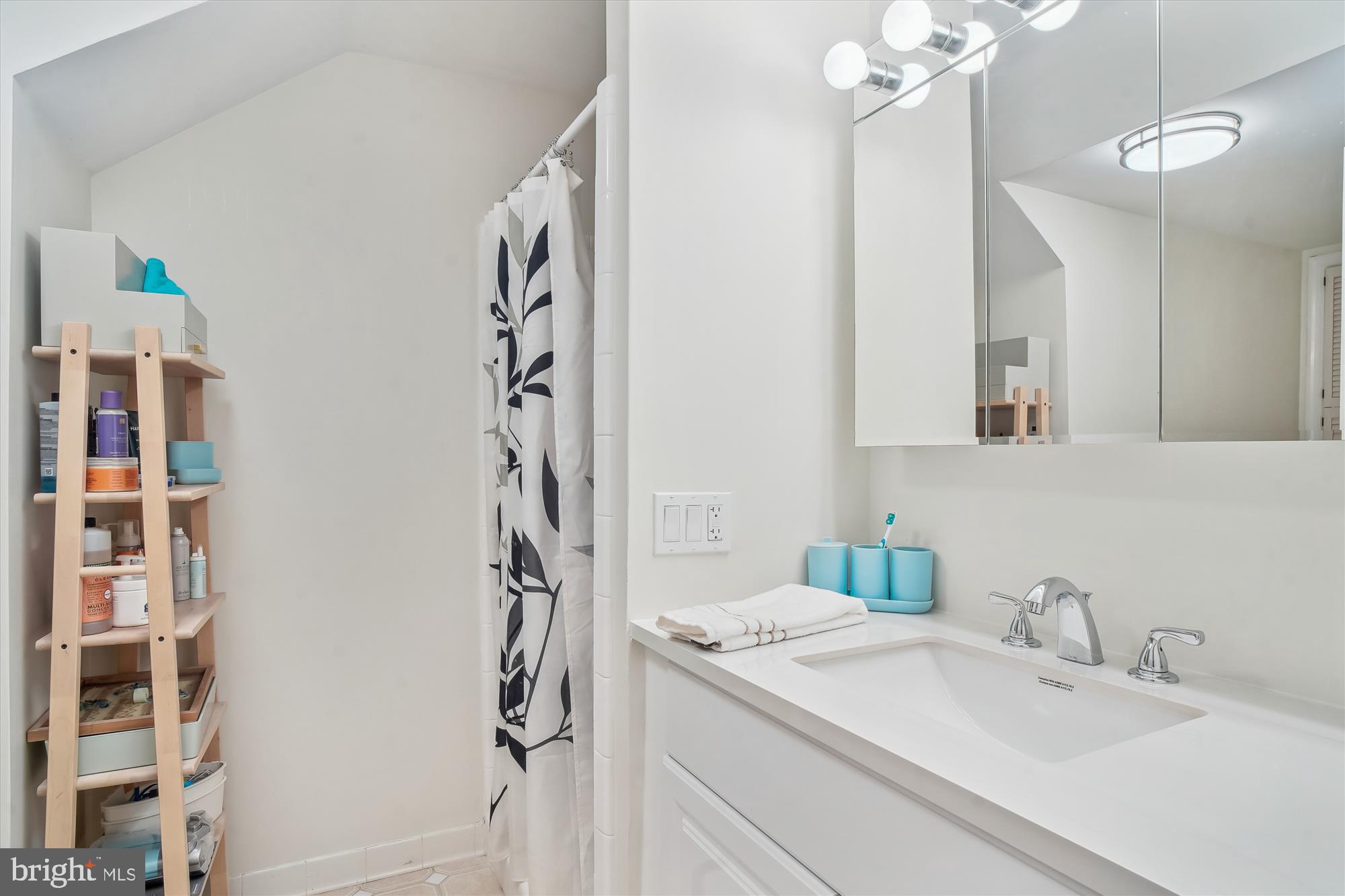 WESTMORELAND HILLS - Residential