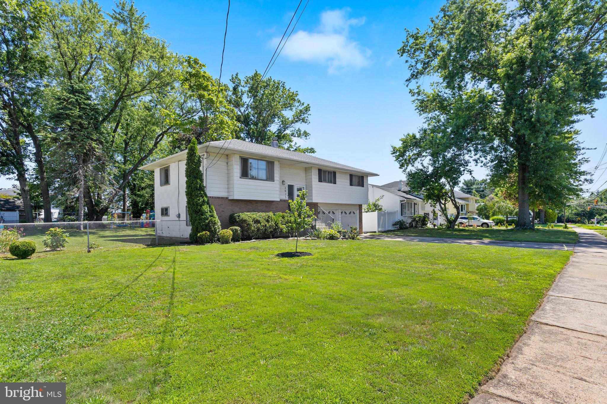 2025 WHATLEY ROAD
