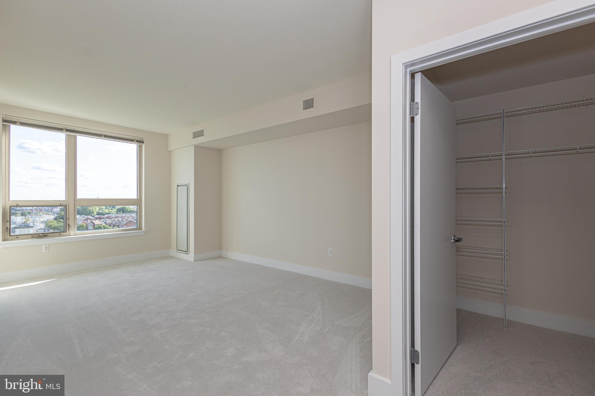 DOCKSIDE CONDOMINIUM - Residential