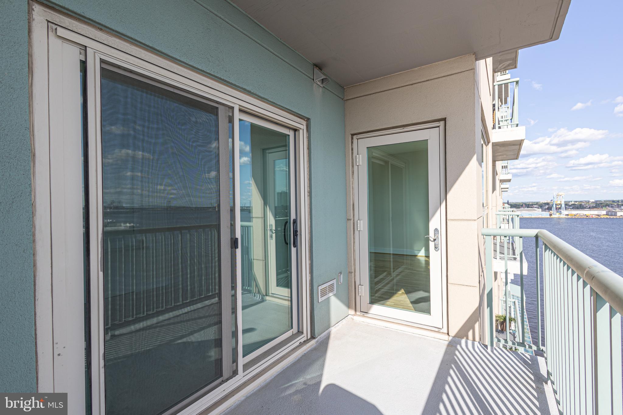 DOCKSIDE CONDOMINIUM - Residential