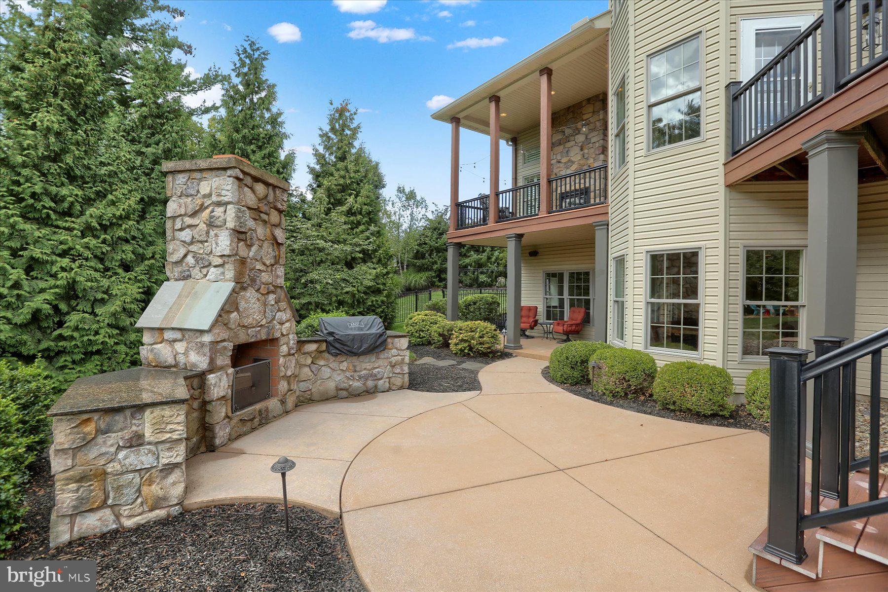 BRAEBURN ESTATES - Residential