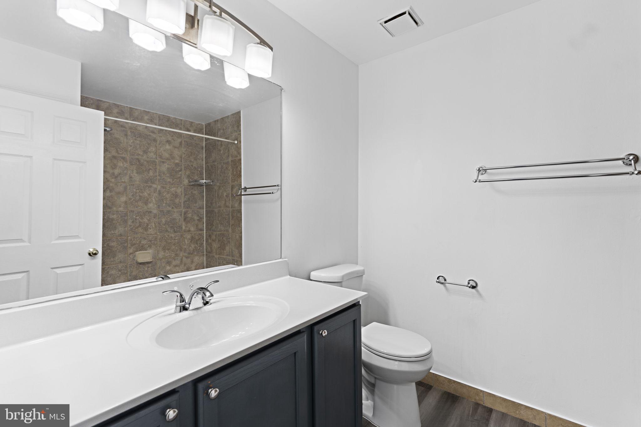 GLENSFORD CONDO - Residential Lease