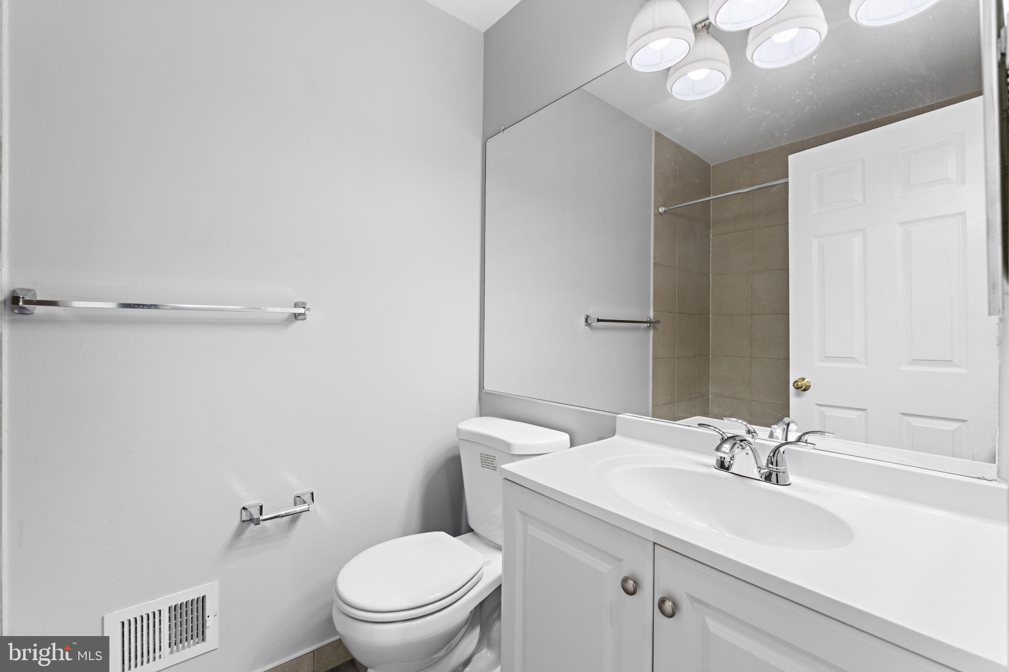 GLENSFORD CONDO - Residential Lease