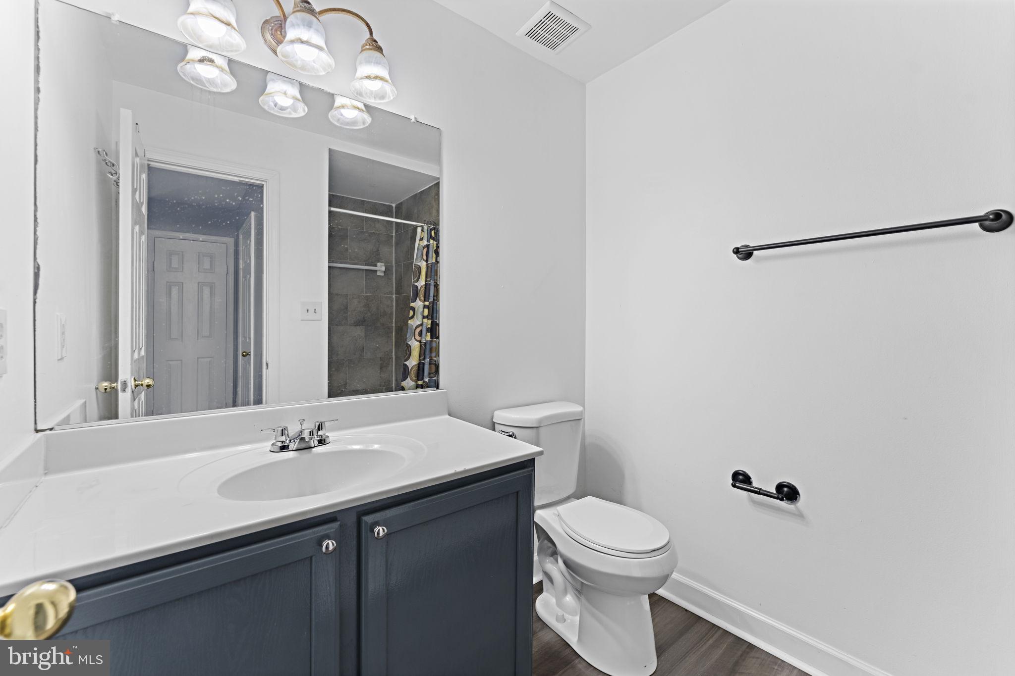 GLENSFORD CONDO - Residential Lease