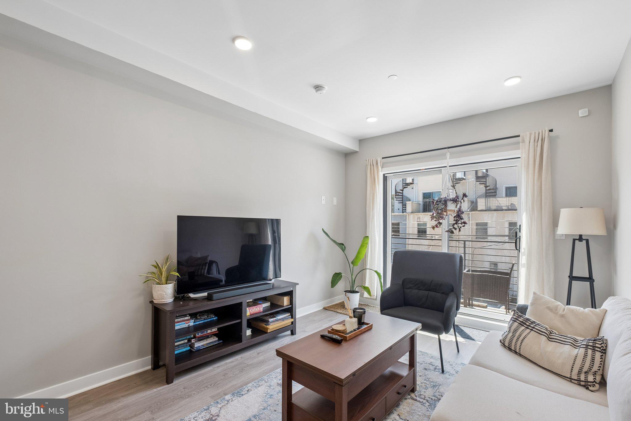 1716 W GIRARD AVENUE 00 103