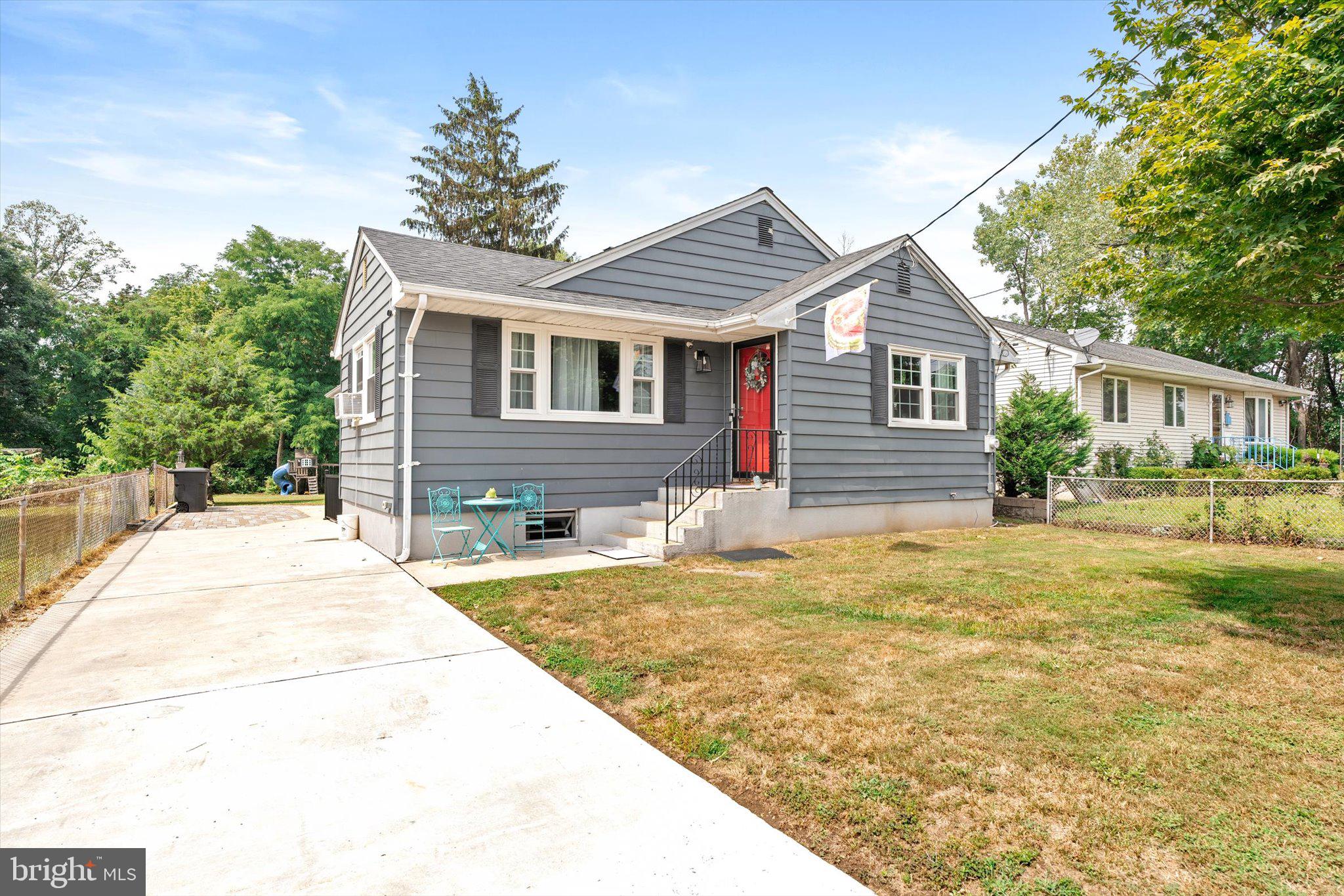 317 HEWITT AVENUE