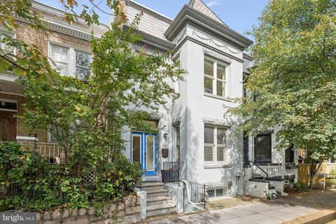 Photo of 1011 Irving Street NW, WASHINGTON, DC 20010 (MLS # DCDC2222242) Photo of 1011 Irving Street NW, WASHINGTON, DC 20010 (MLS # DCDC2222242)