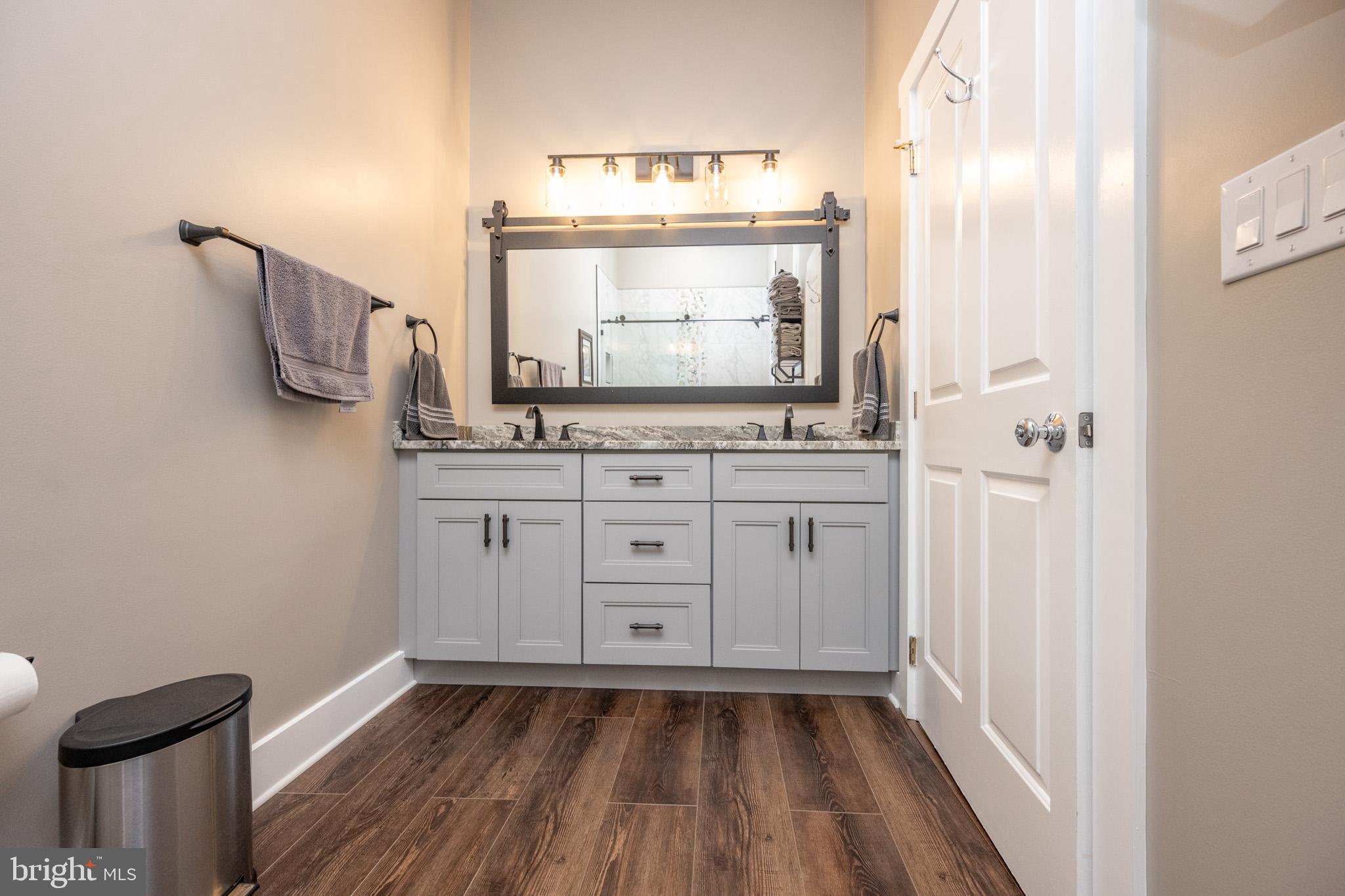 SUNDOWN CHASE - Residential