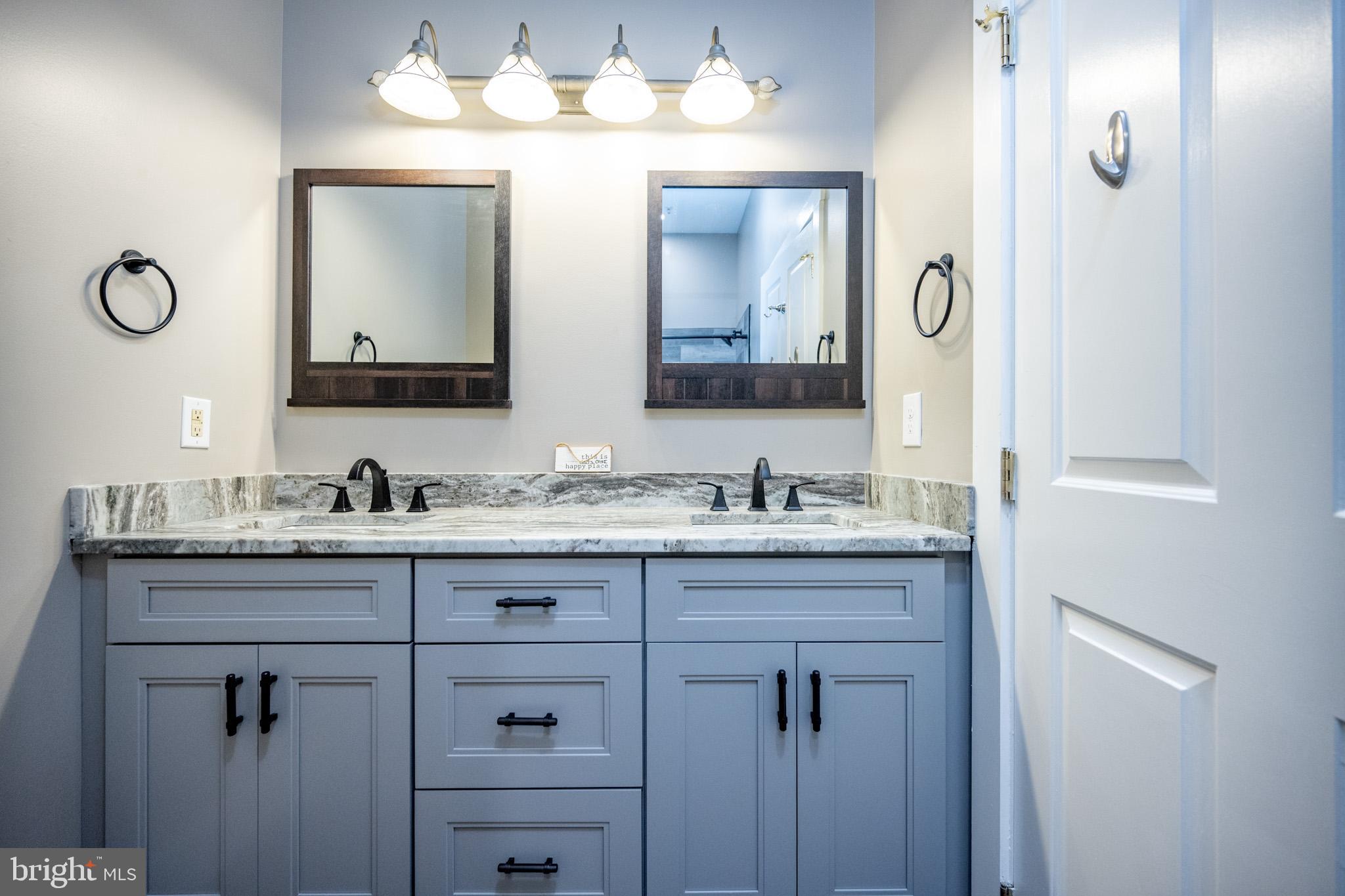 SUNDOWN CHASE - Residential