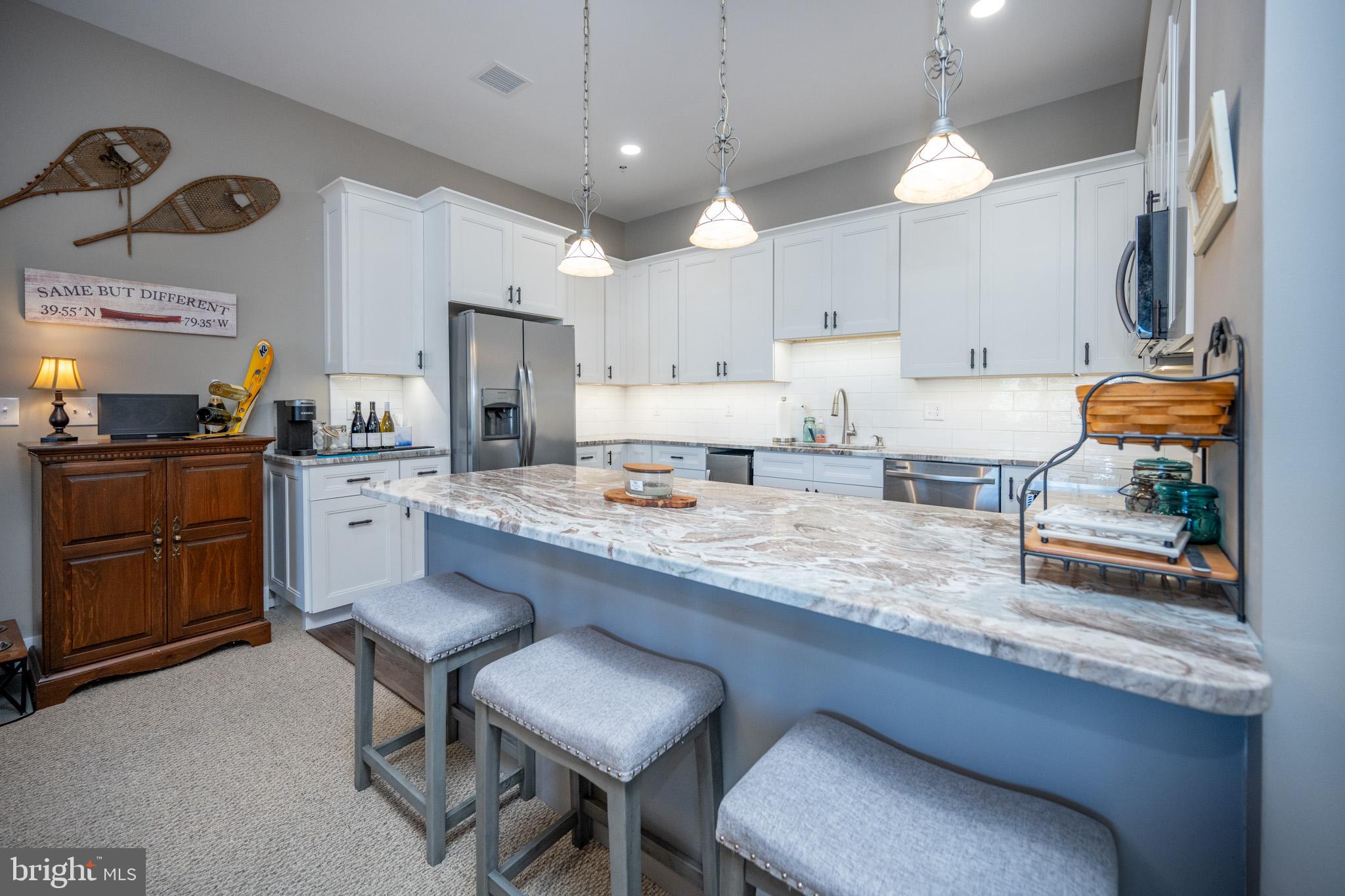 SUNDOWN CHASE - Residential