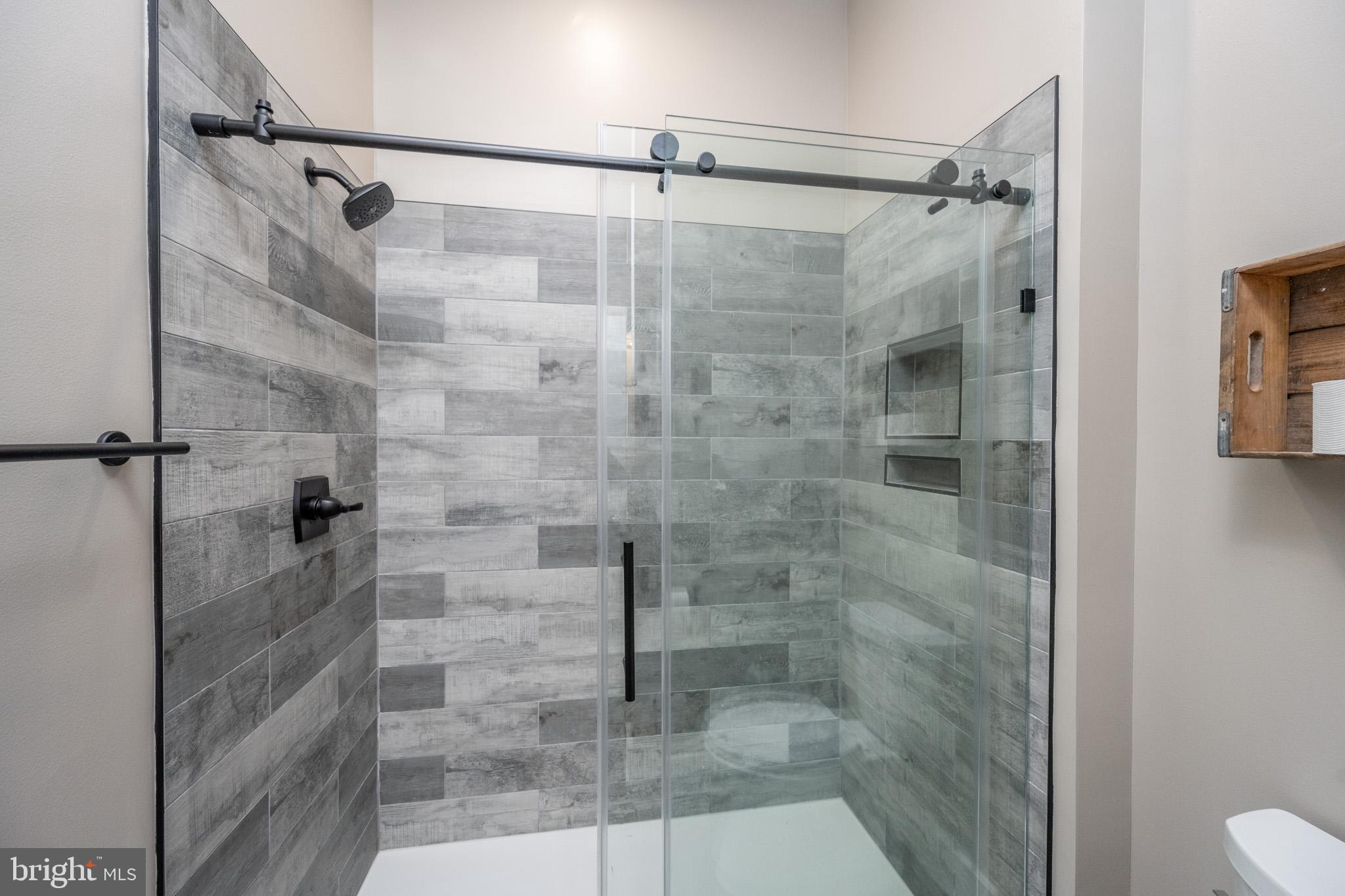 SUNDOWN CHASE - Residential