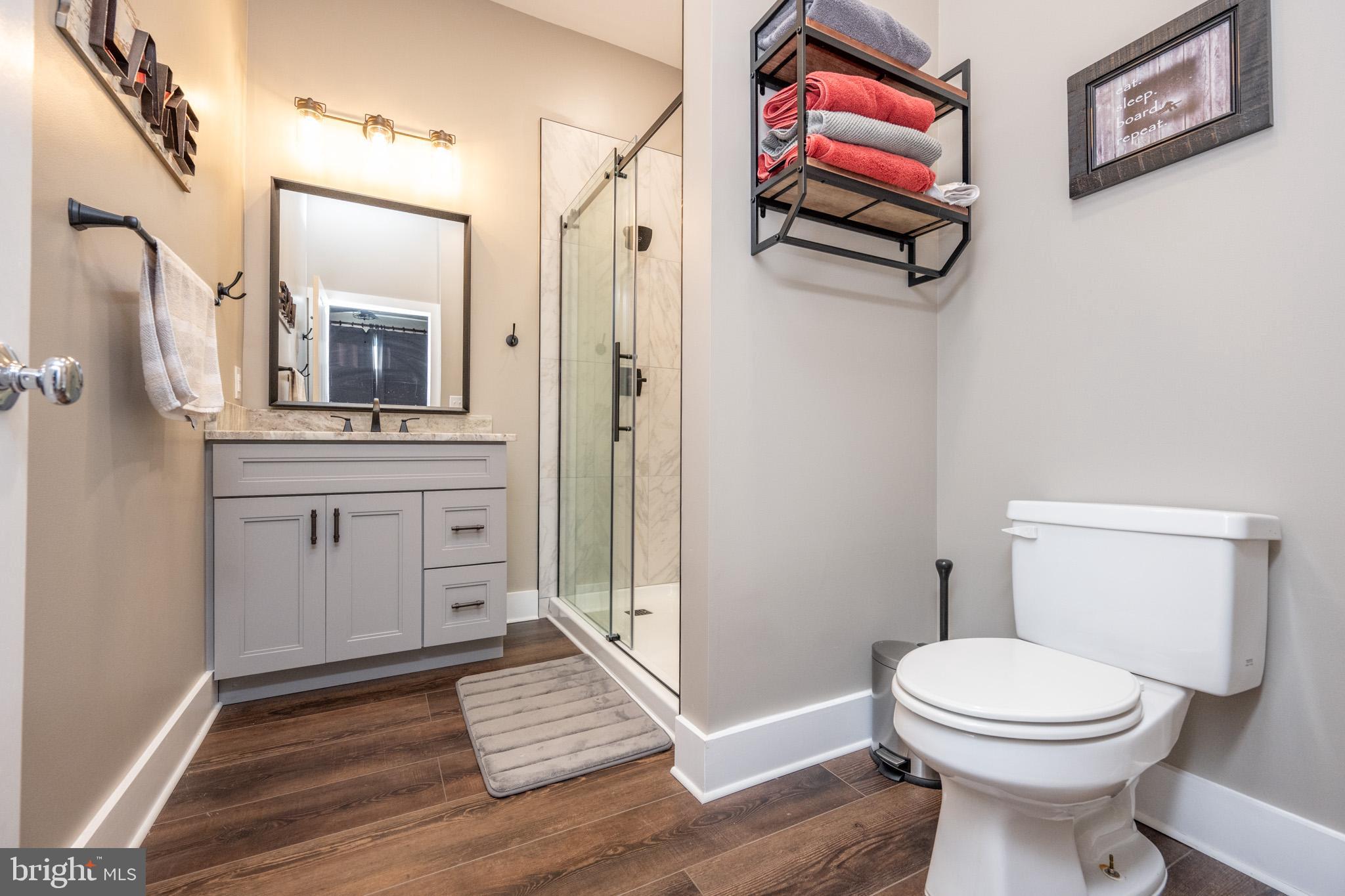 SUNDOWN CHASE - Residential