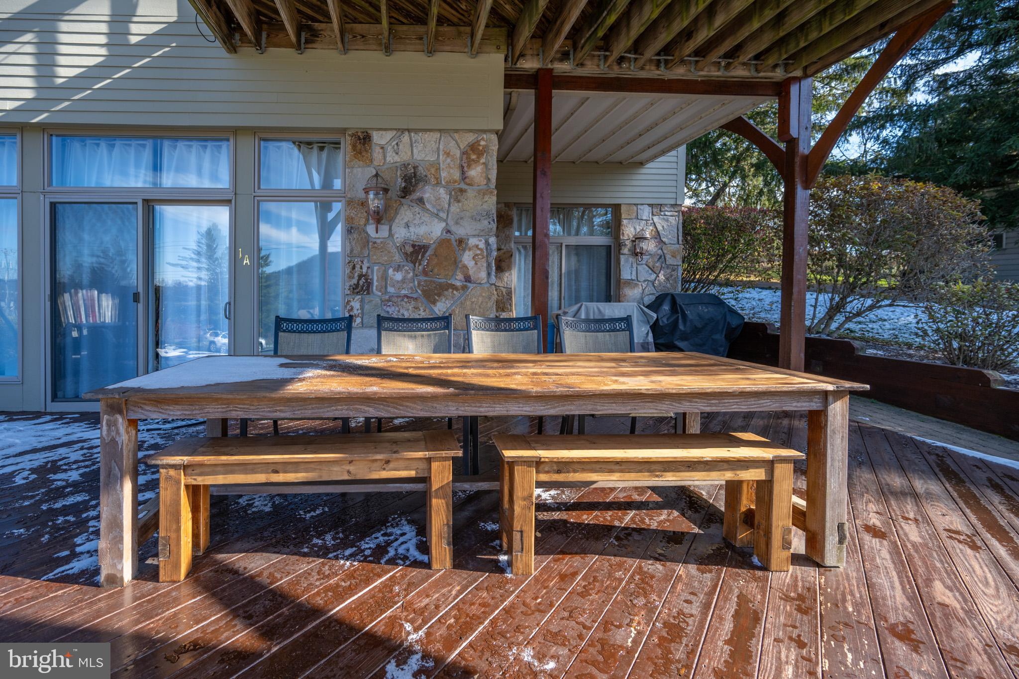 SUNDOWN CHASE - Residential