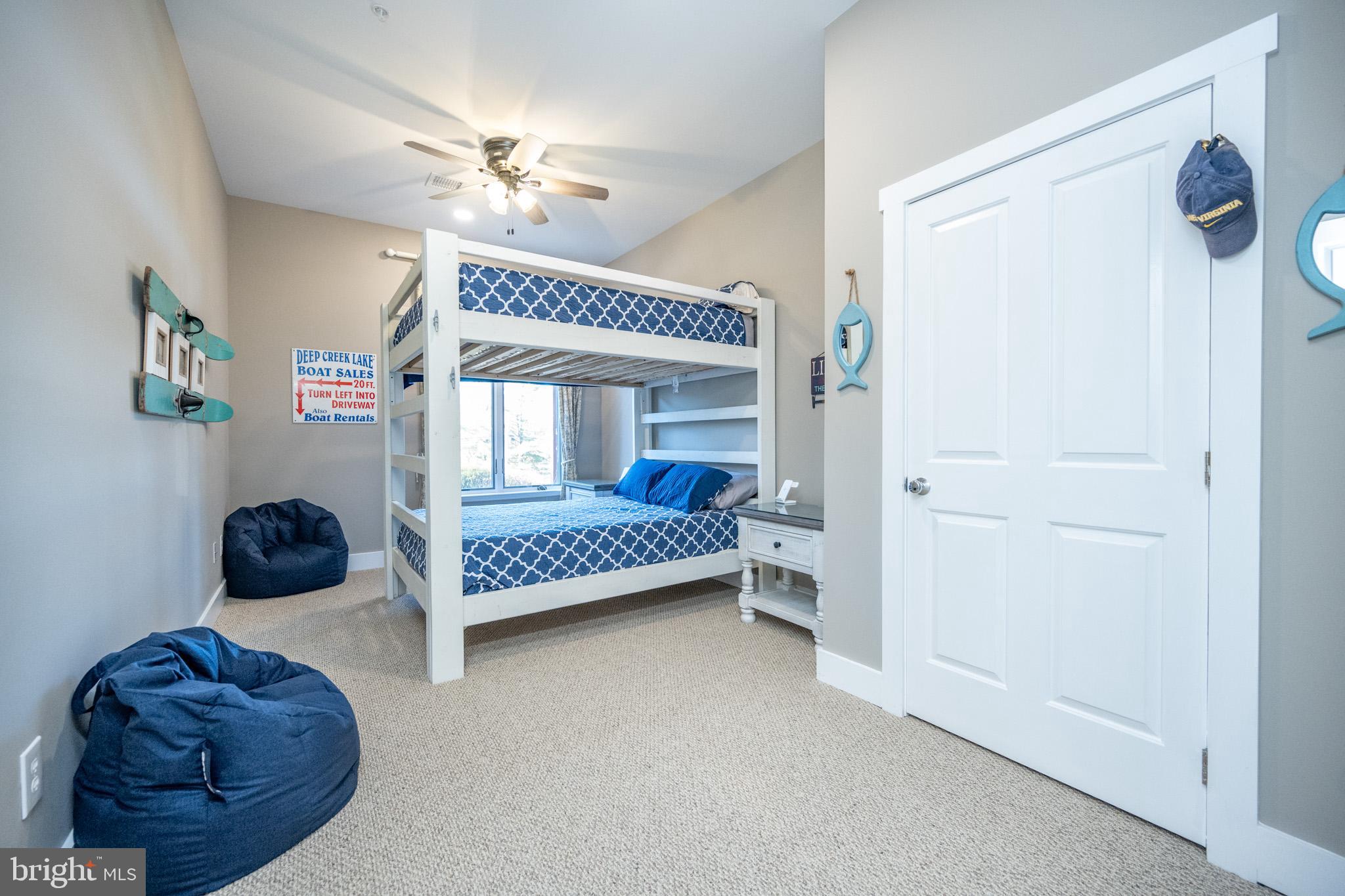 SUNDOWN CHASE - Residential