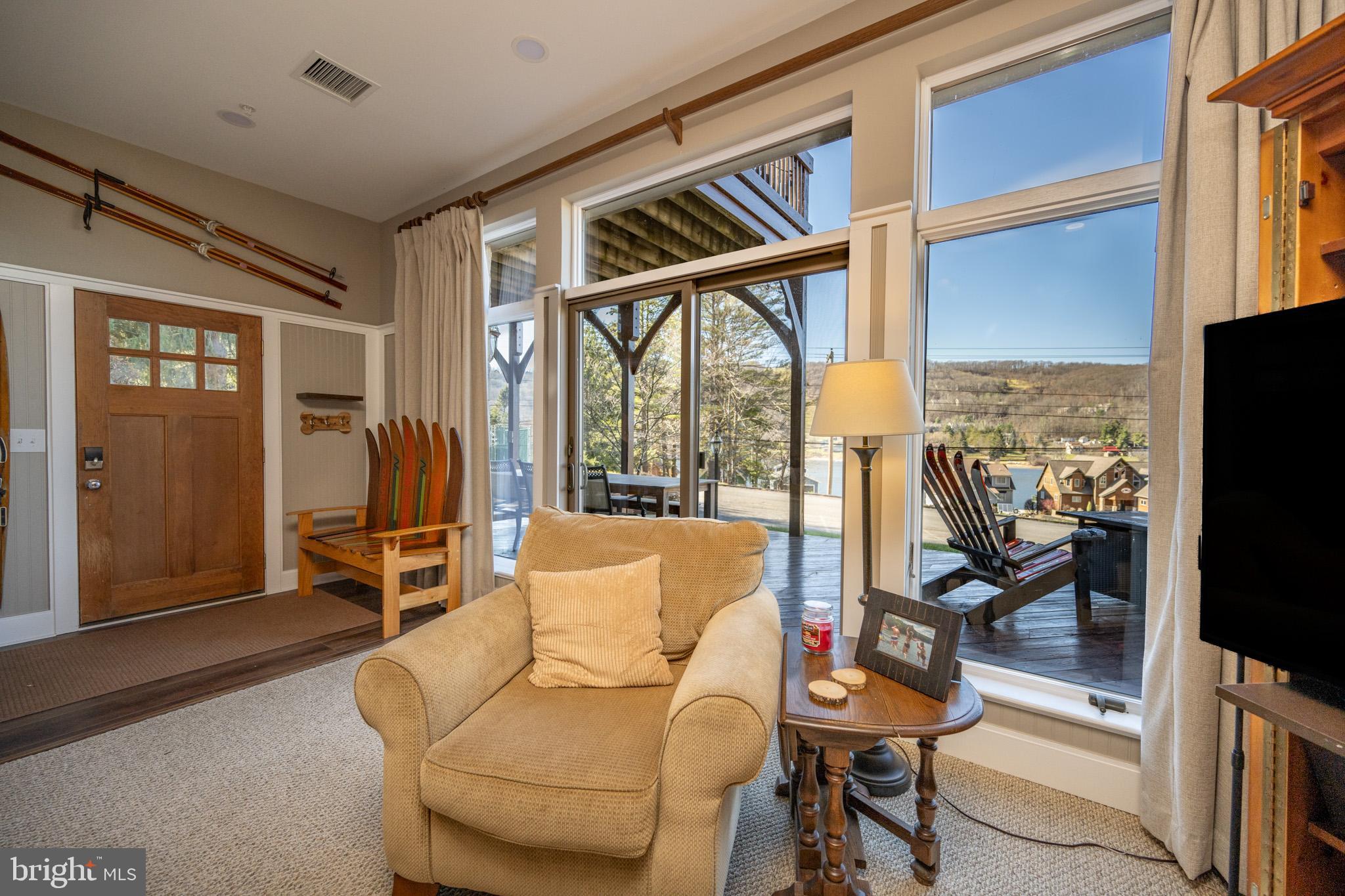 SUNDOWN CHASE - Residential