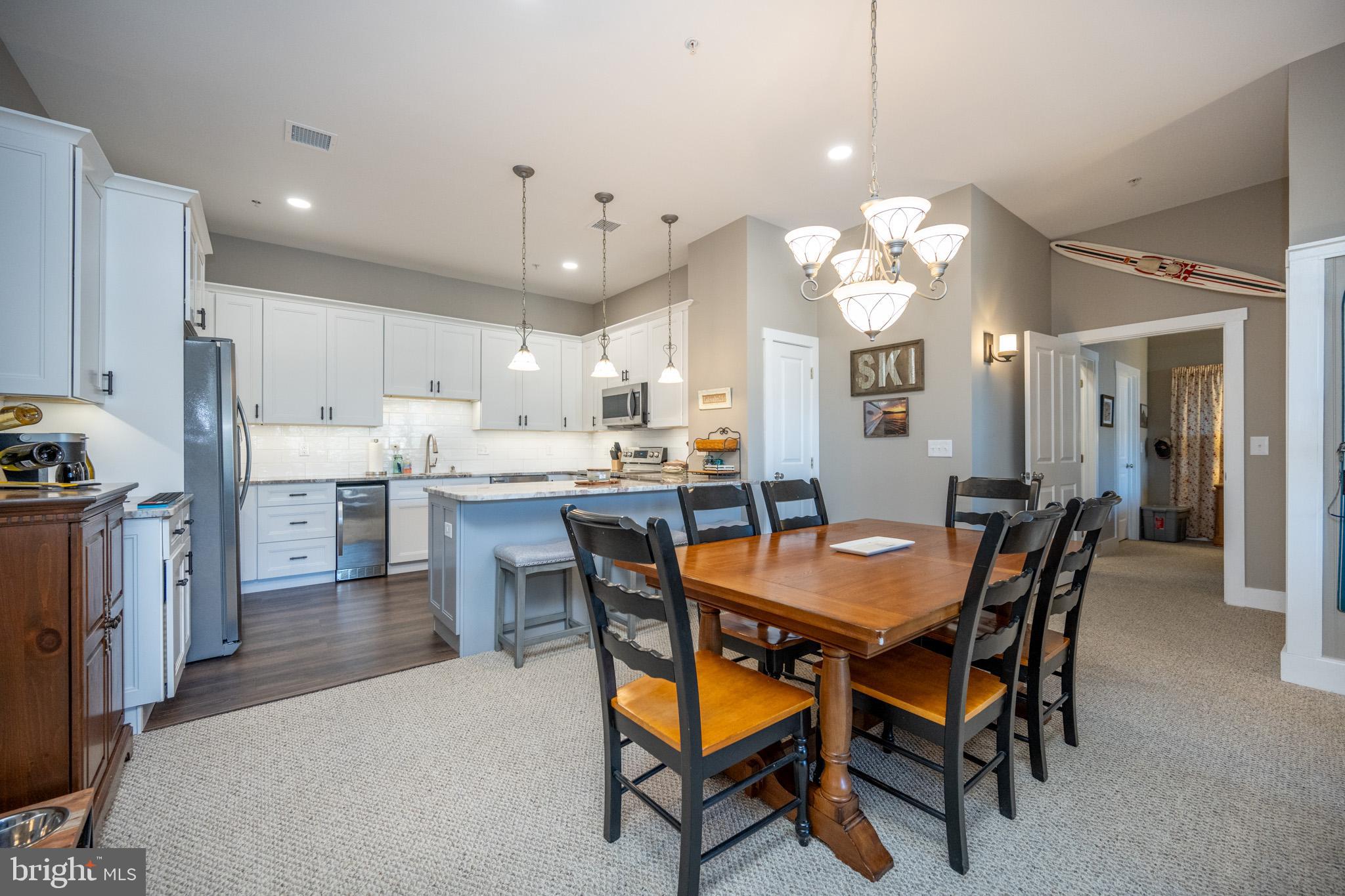 SUNDOWN CHASE - Residential