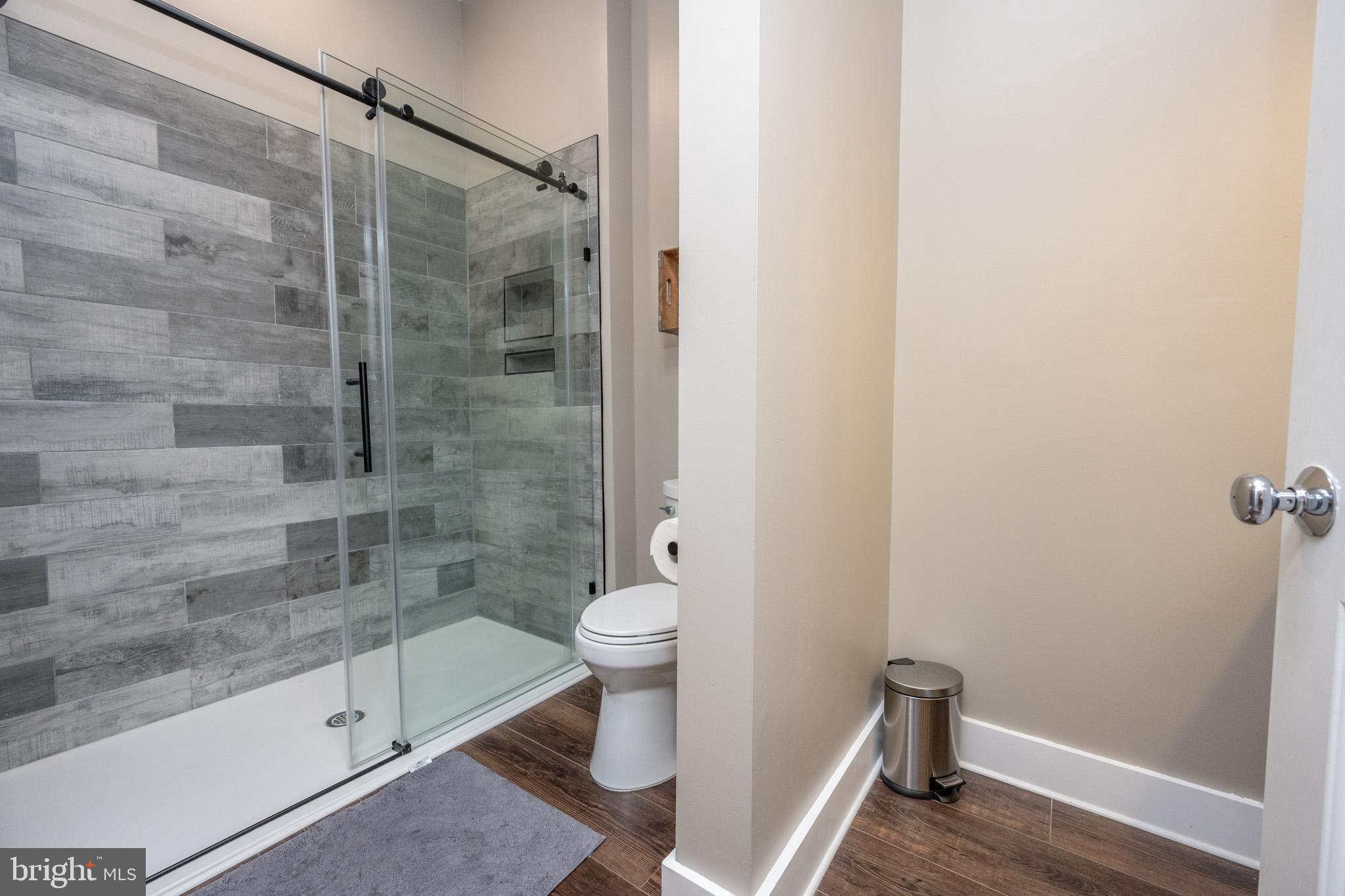 SUNDOWN CHASE - Residential