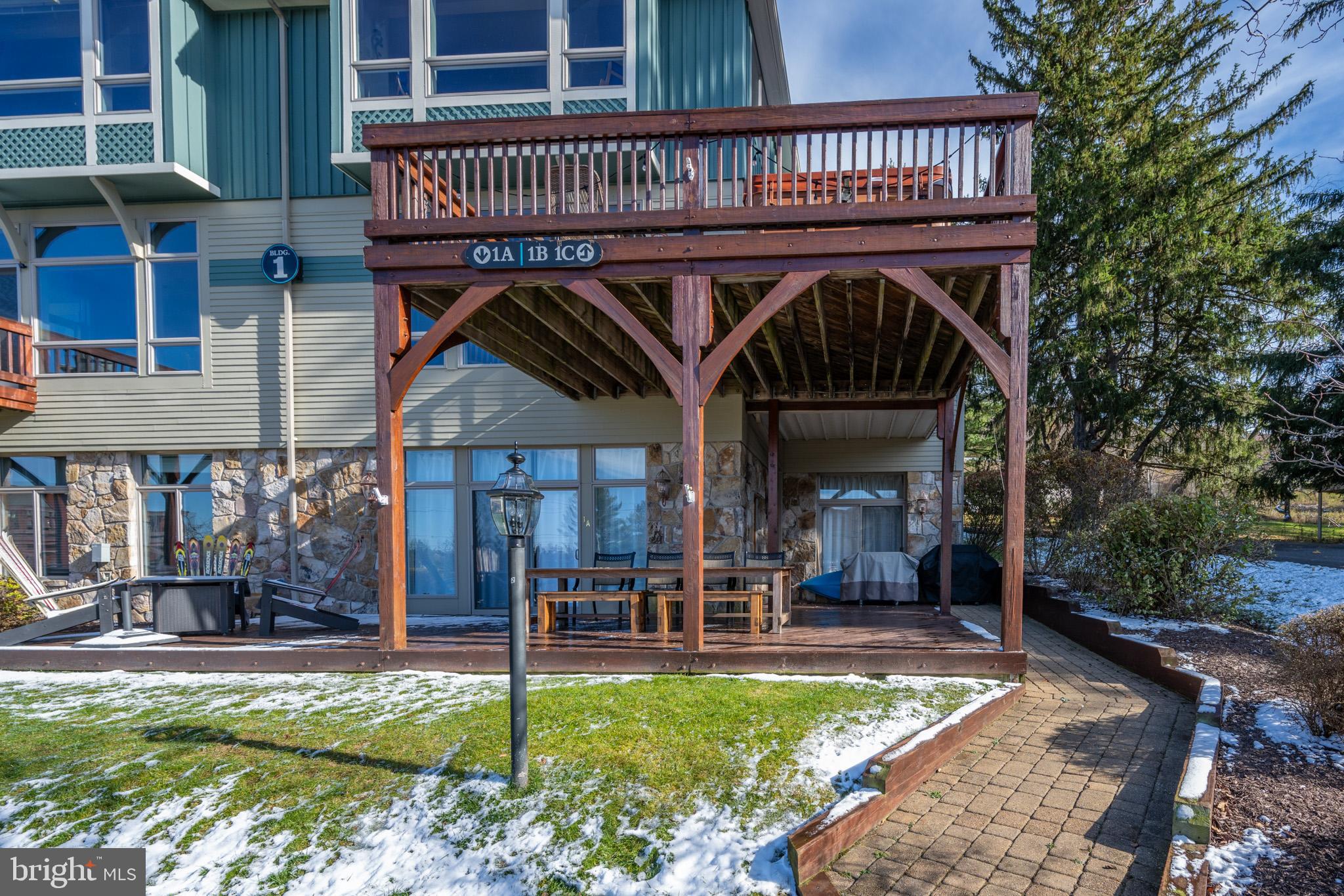 SUNDOWN CHASE - Residential