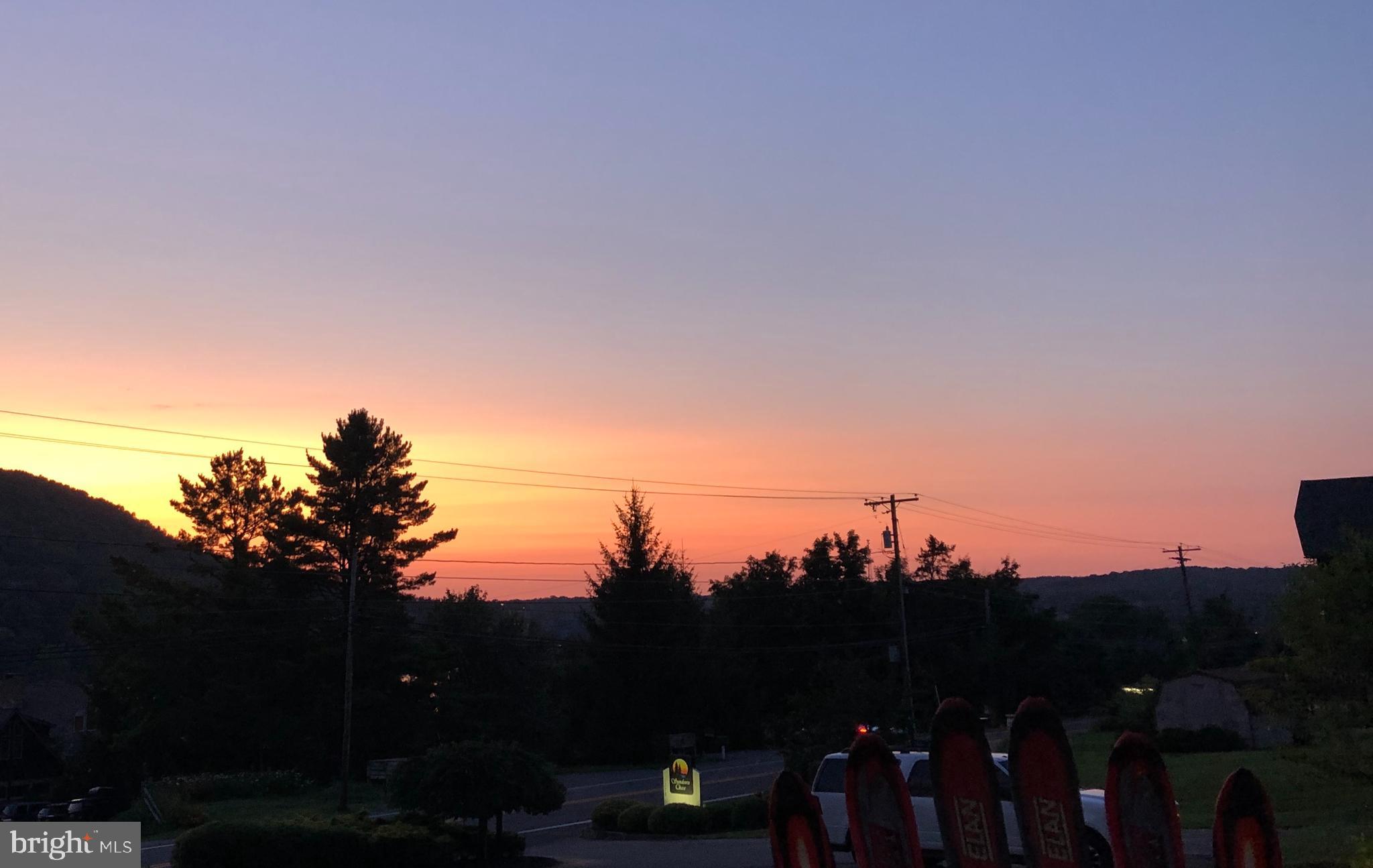 SUNDOWN CHASE - Residential