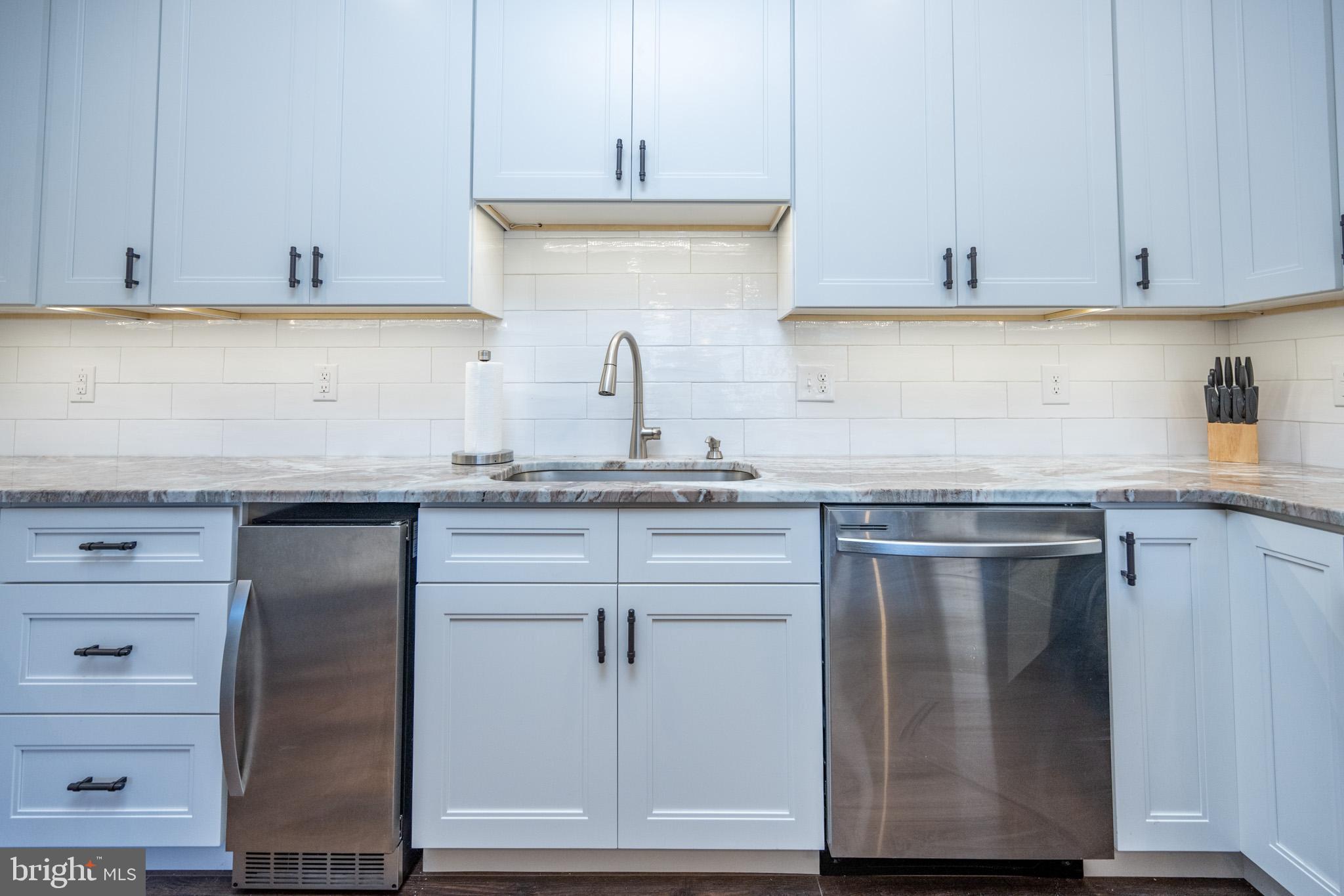 SUNDOWN CHASE - Residential