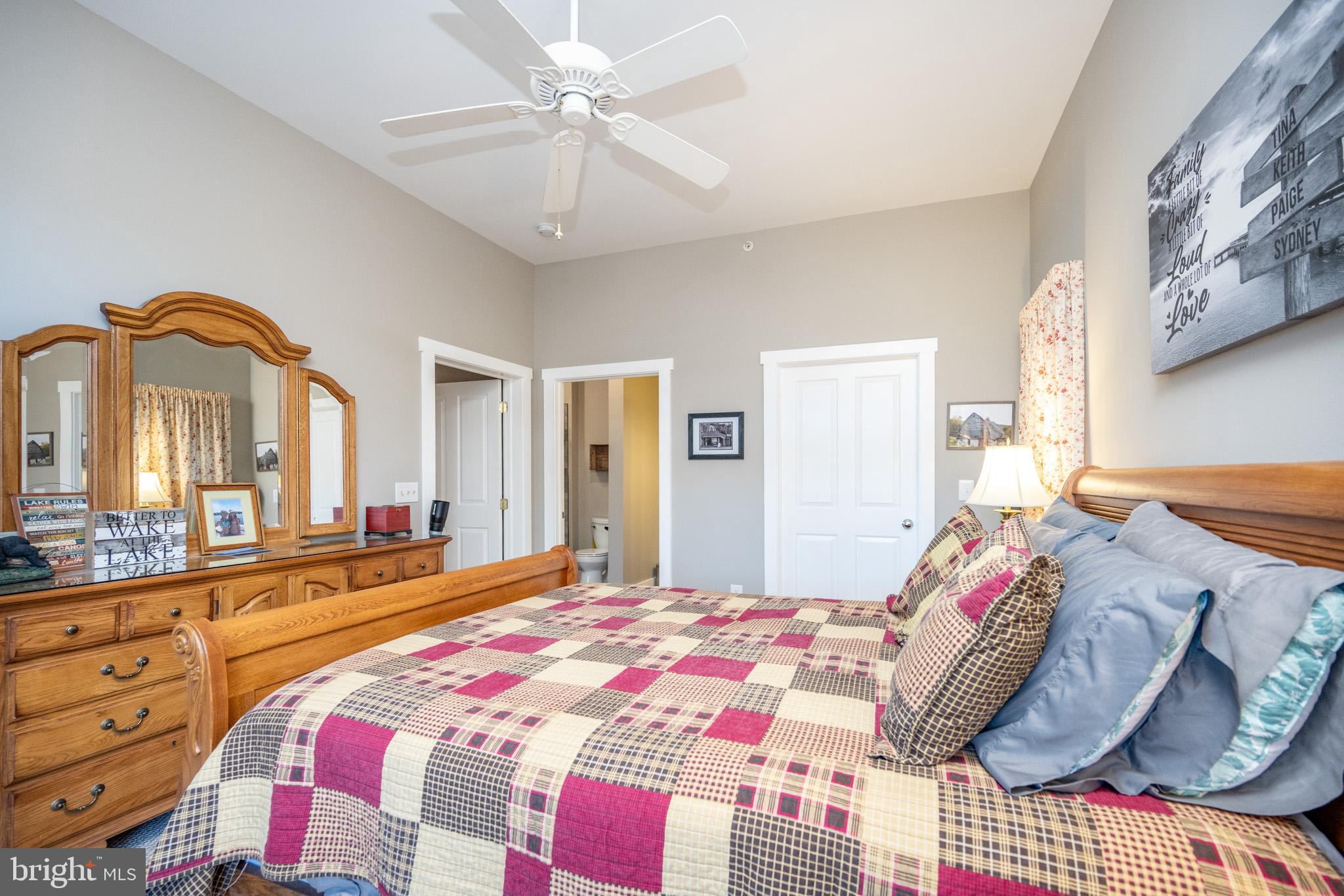 SUNDOWN CHASE - Residential