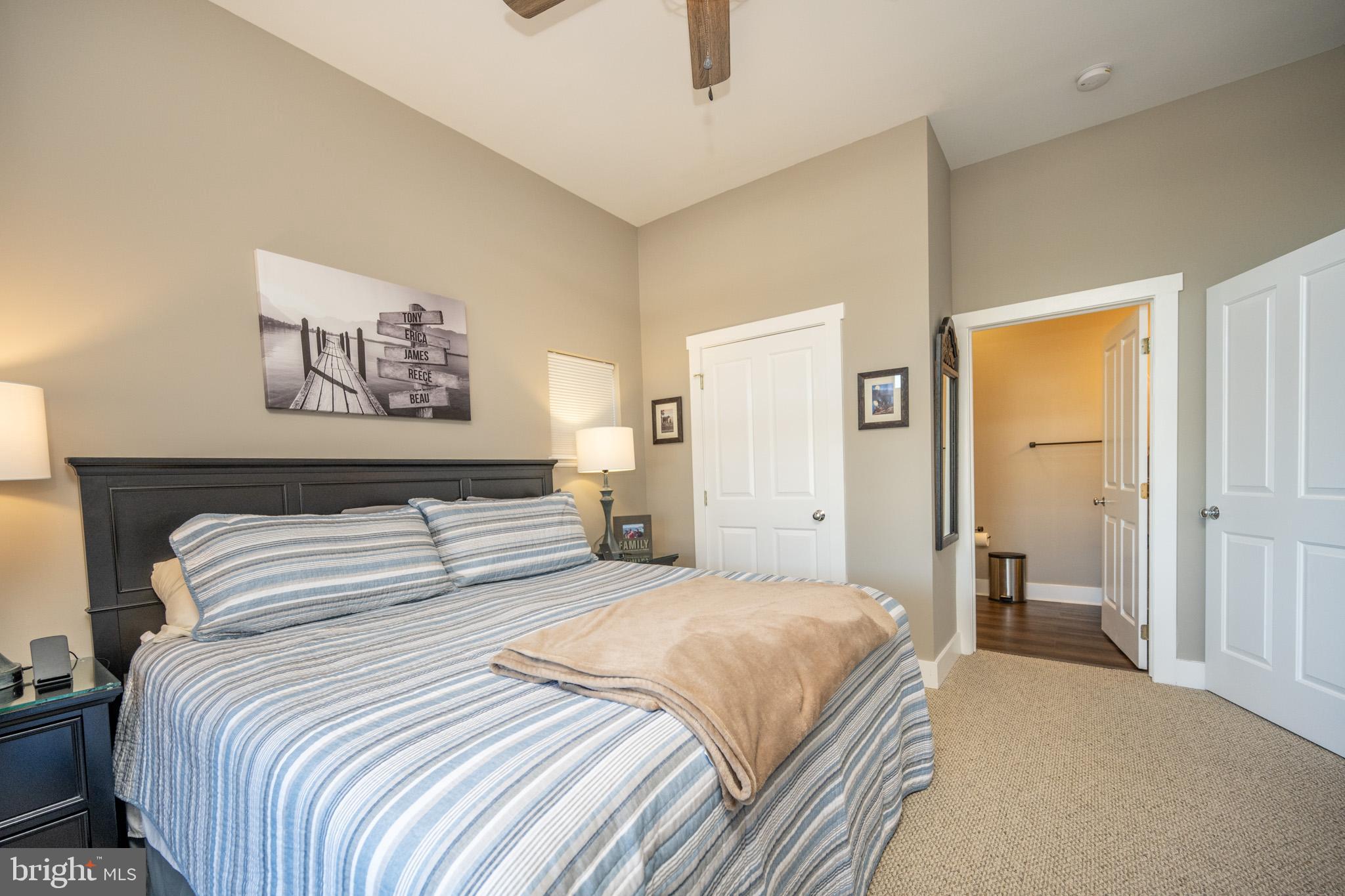 SUNDOWN CHASE - Residential