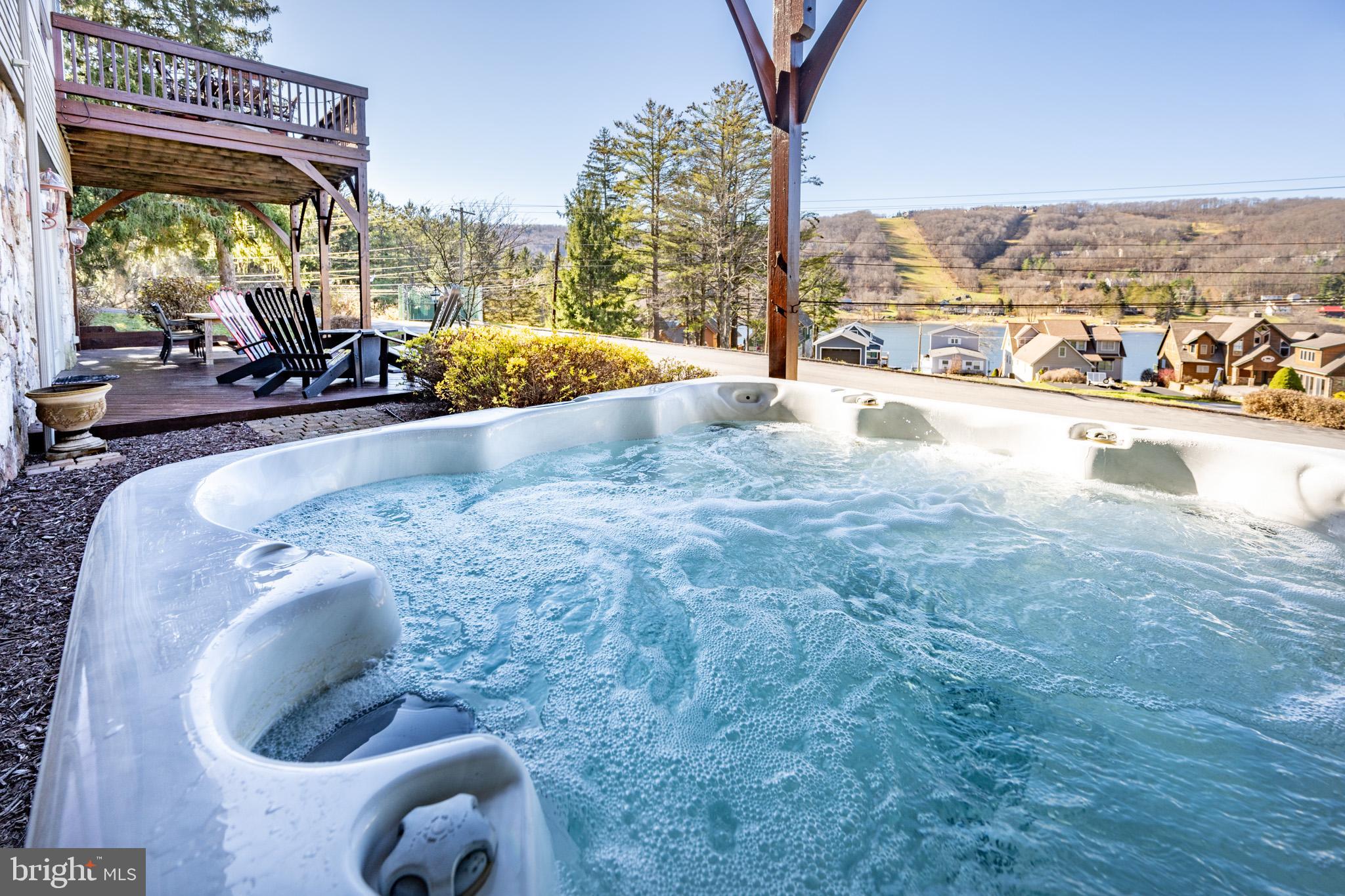 SUNDOWN CHASE - Residential