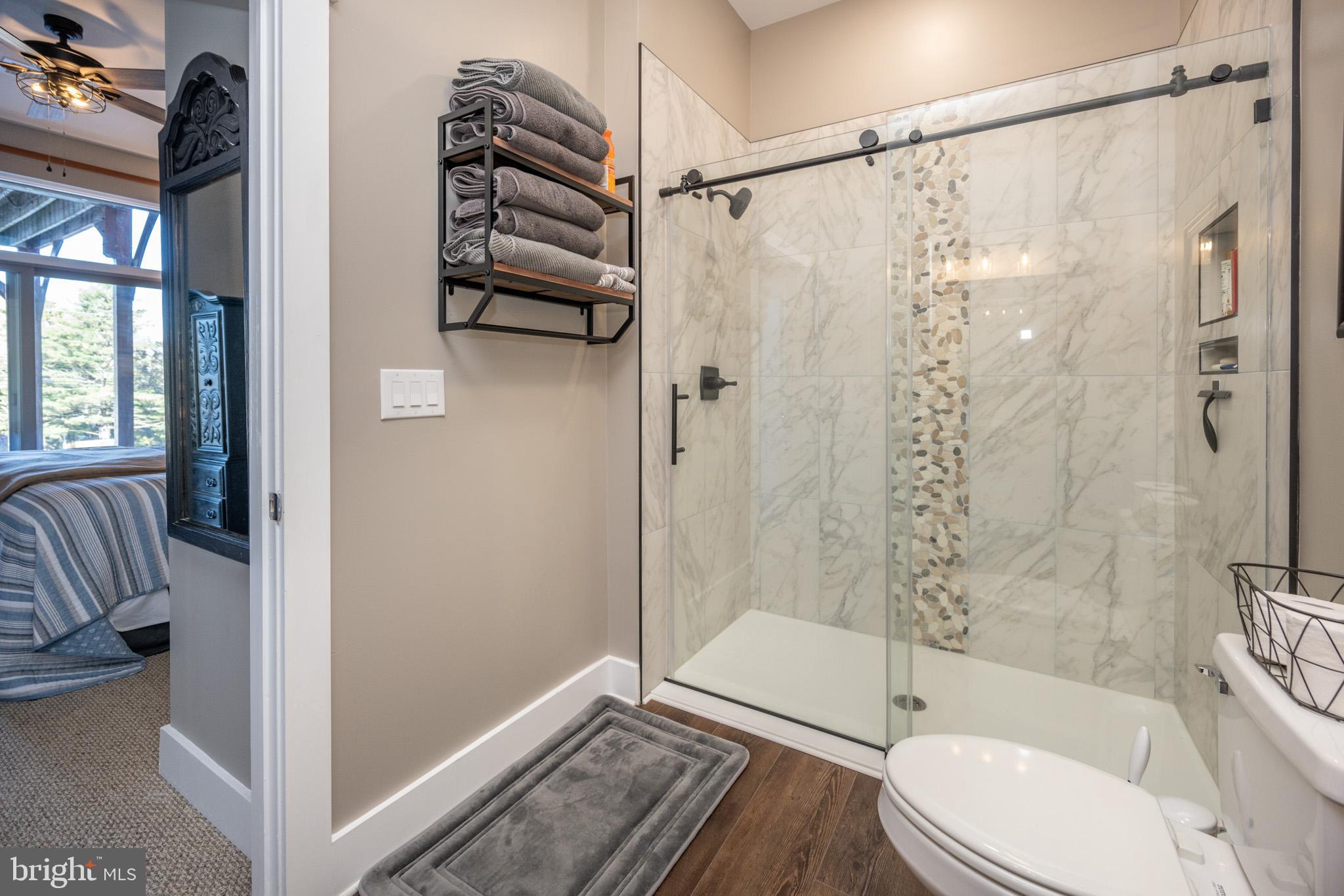 SUNDOWN CHASE - Residential