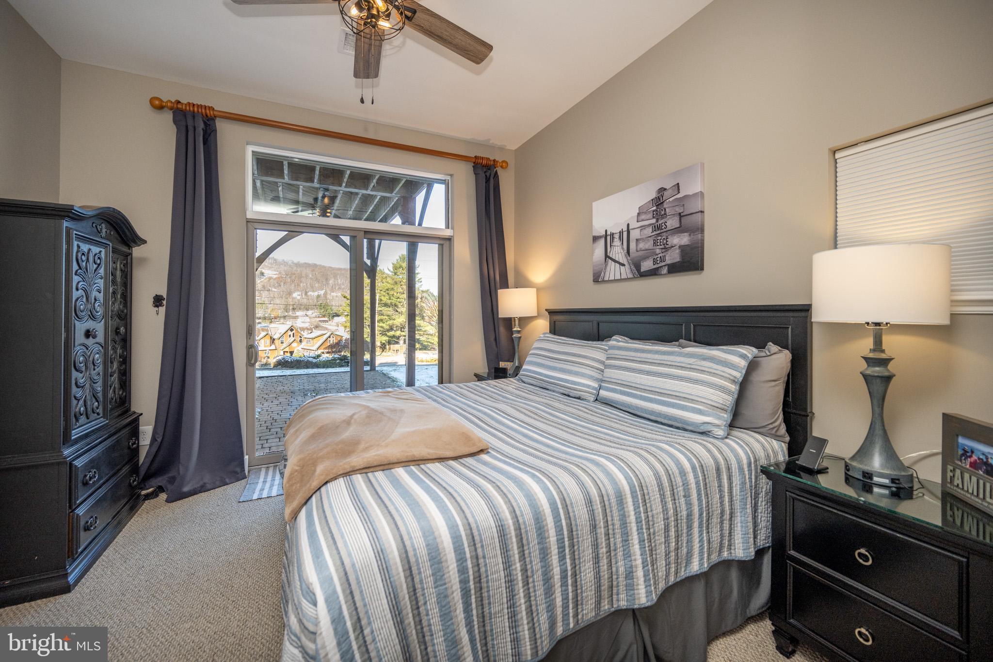 SUNDOWN CHASE - Residential