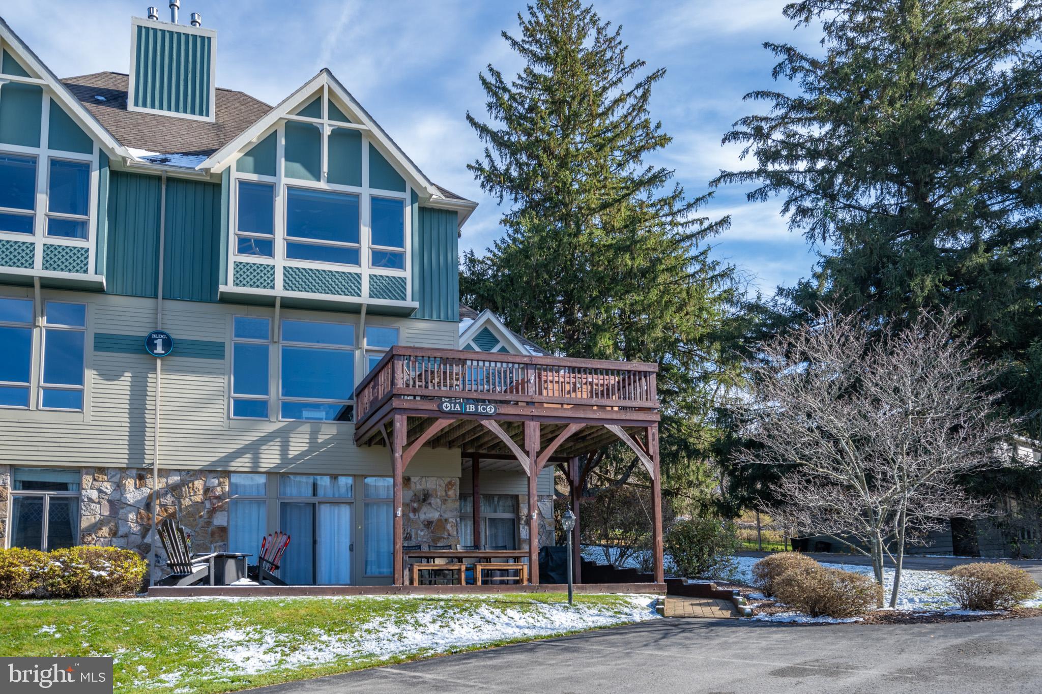 SUNDOWN CHASE - Residential