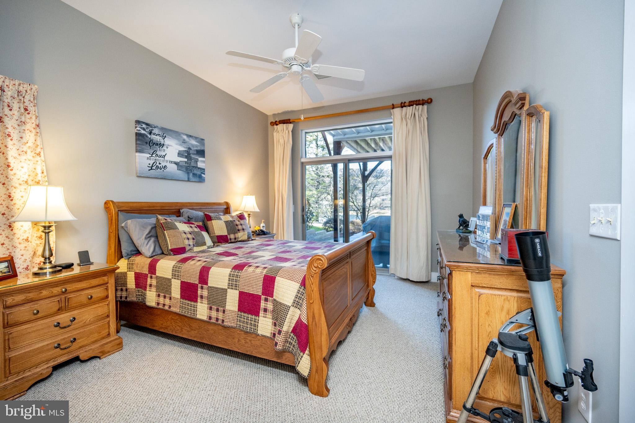 SUNDOWN CHASE - Residential