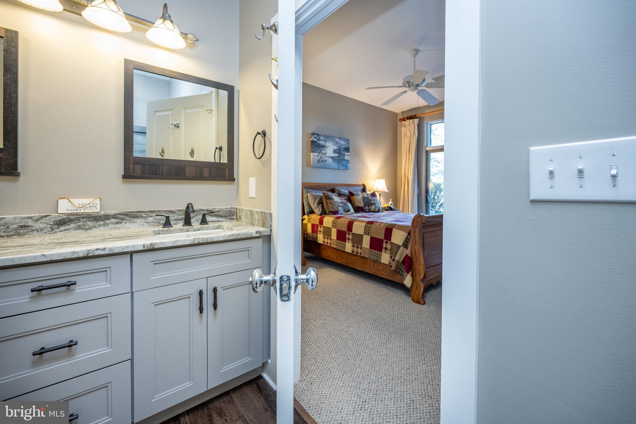 SUNDOWN CHASE - Residential