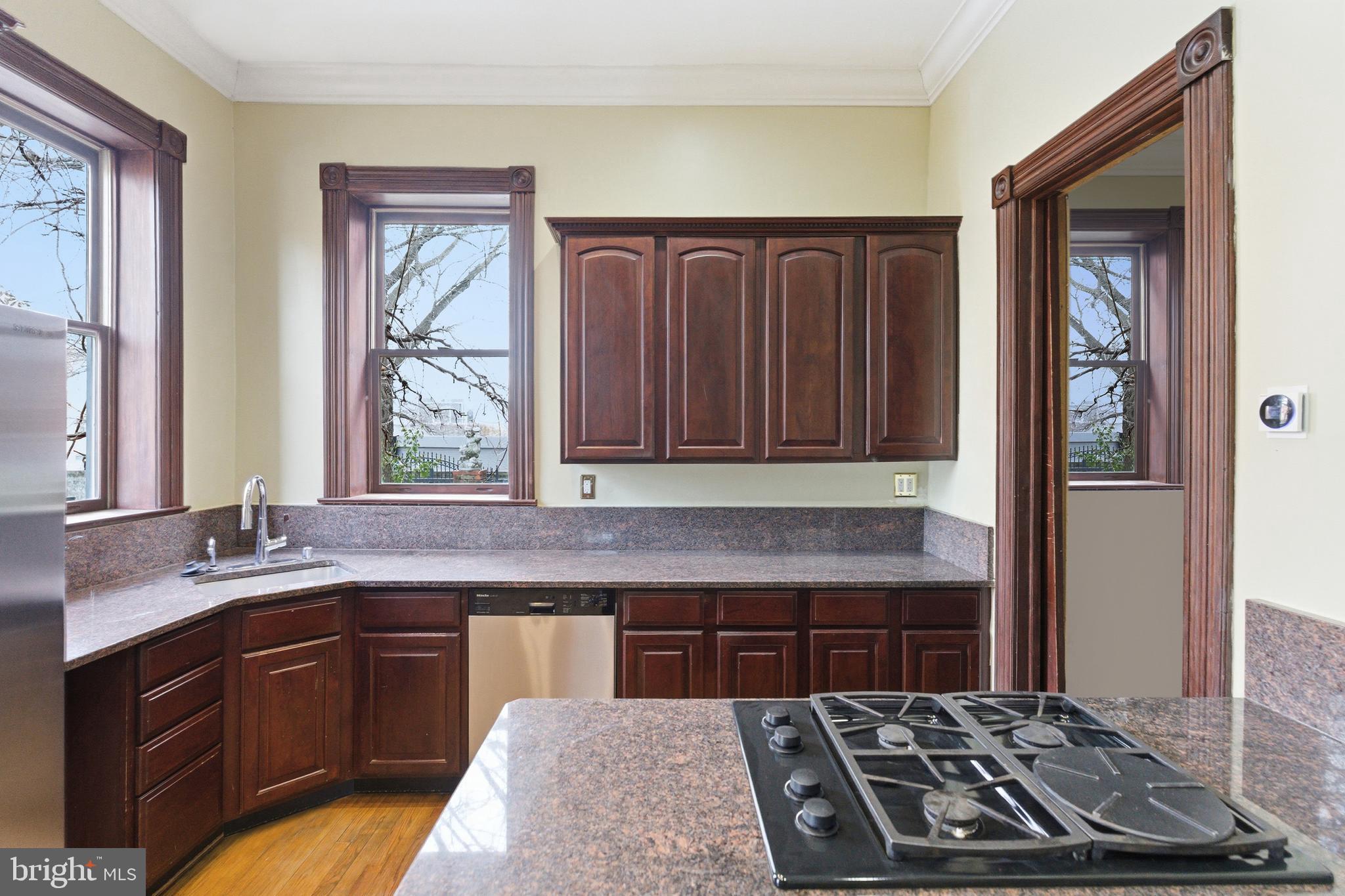 LOGAN CIRCLE - Residential