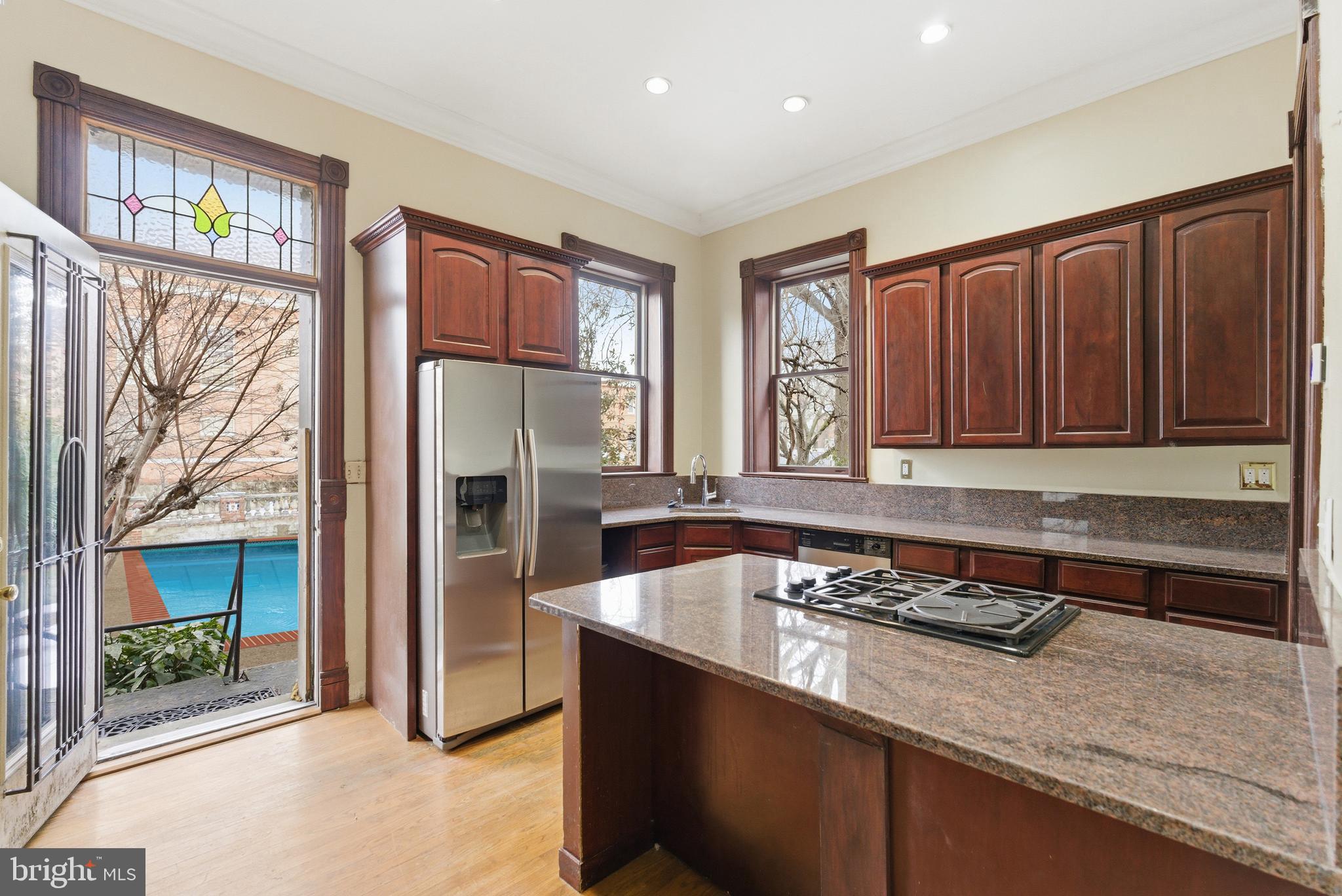 LOGAN CIRCLE - Residential