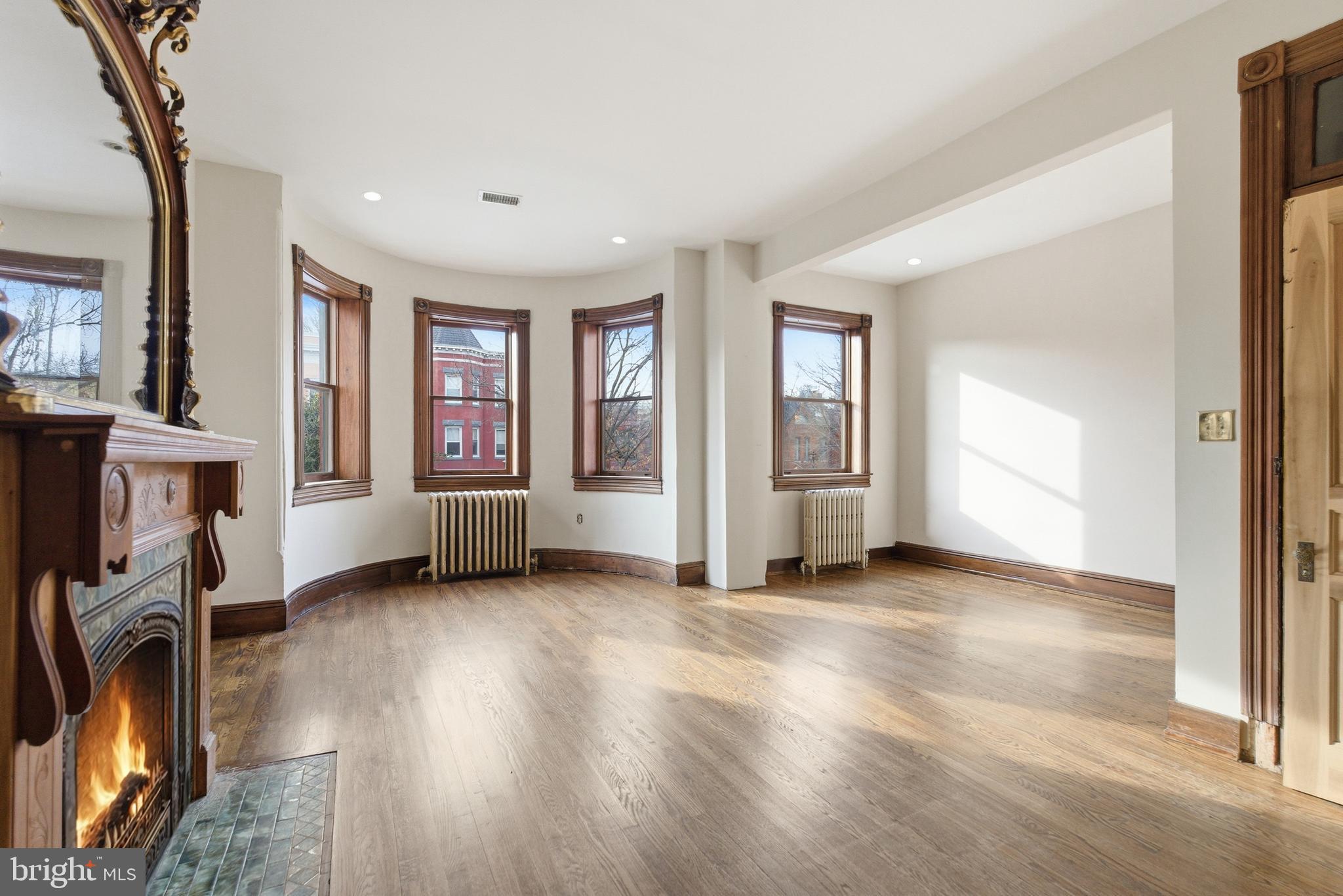 LOGAN CIRCLE - Residential