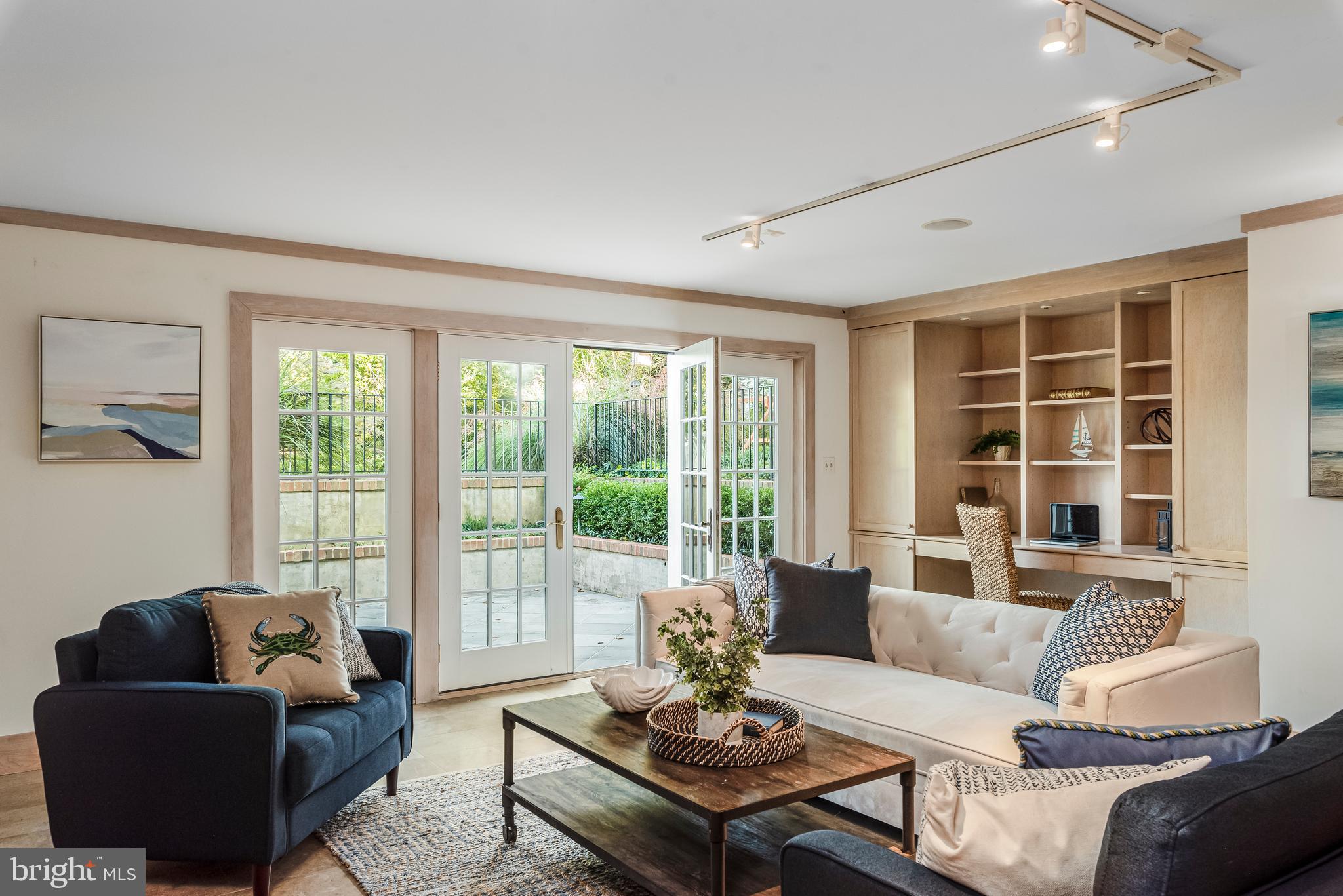 WARDOUR - Residential