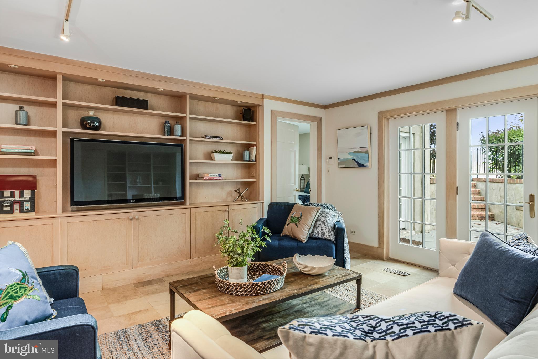 WARDOUR - Residential