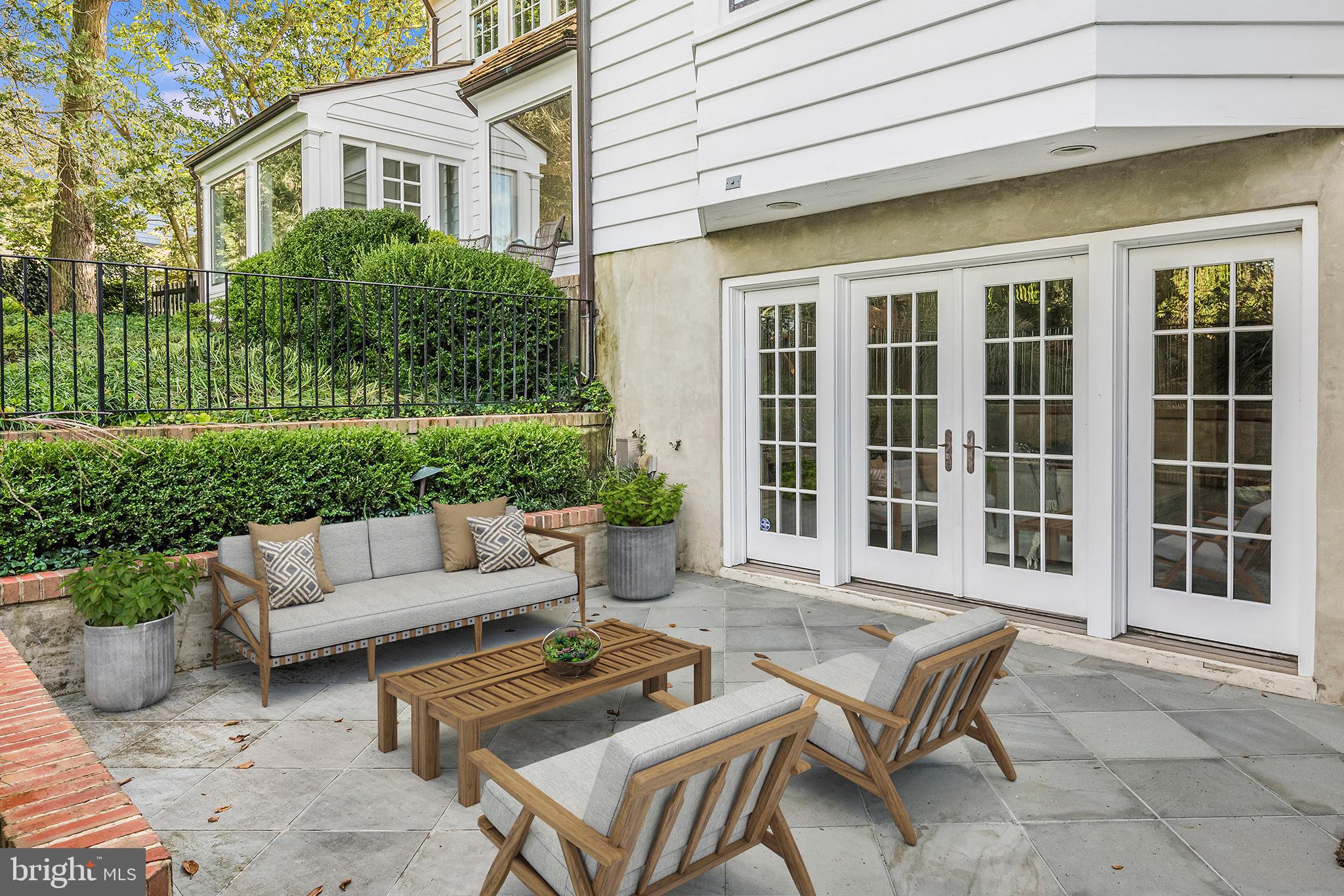 WARDOUR - Residential