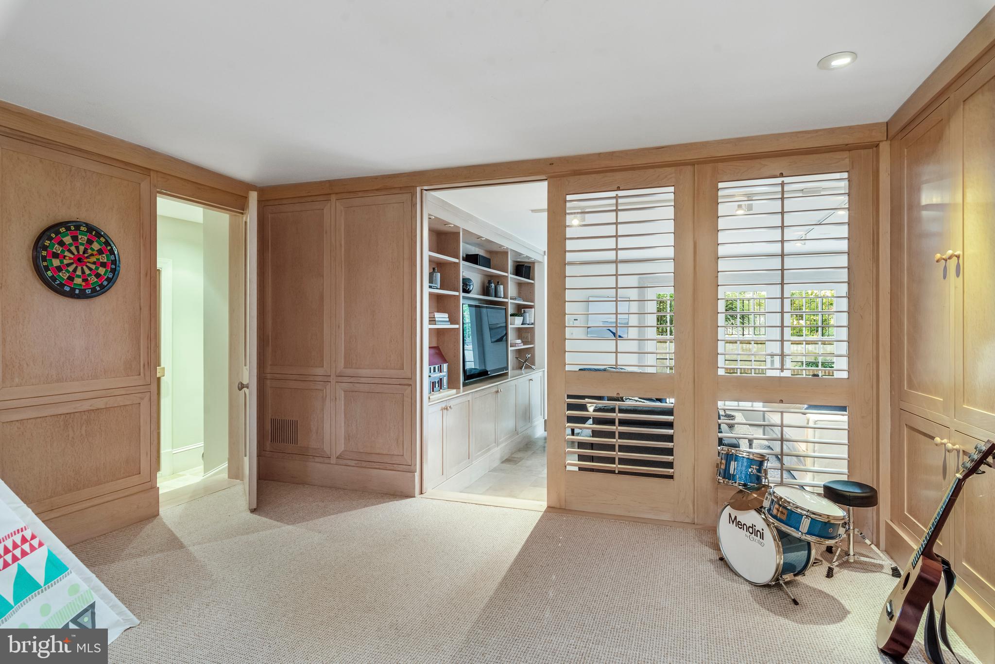 WARDOUR - Residential