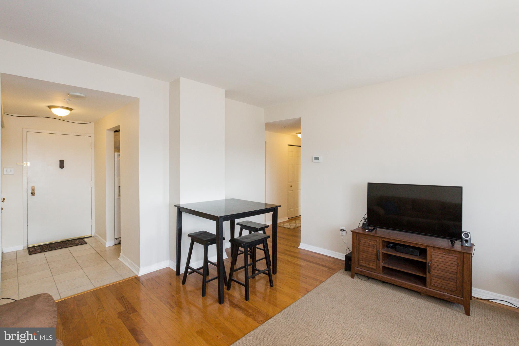 PENTHOUSE CONDOMINIUMS - Residential Lease