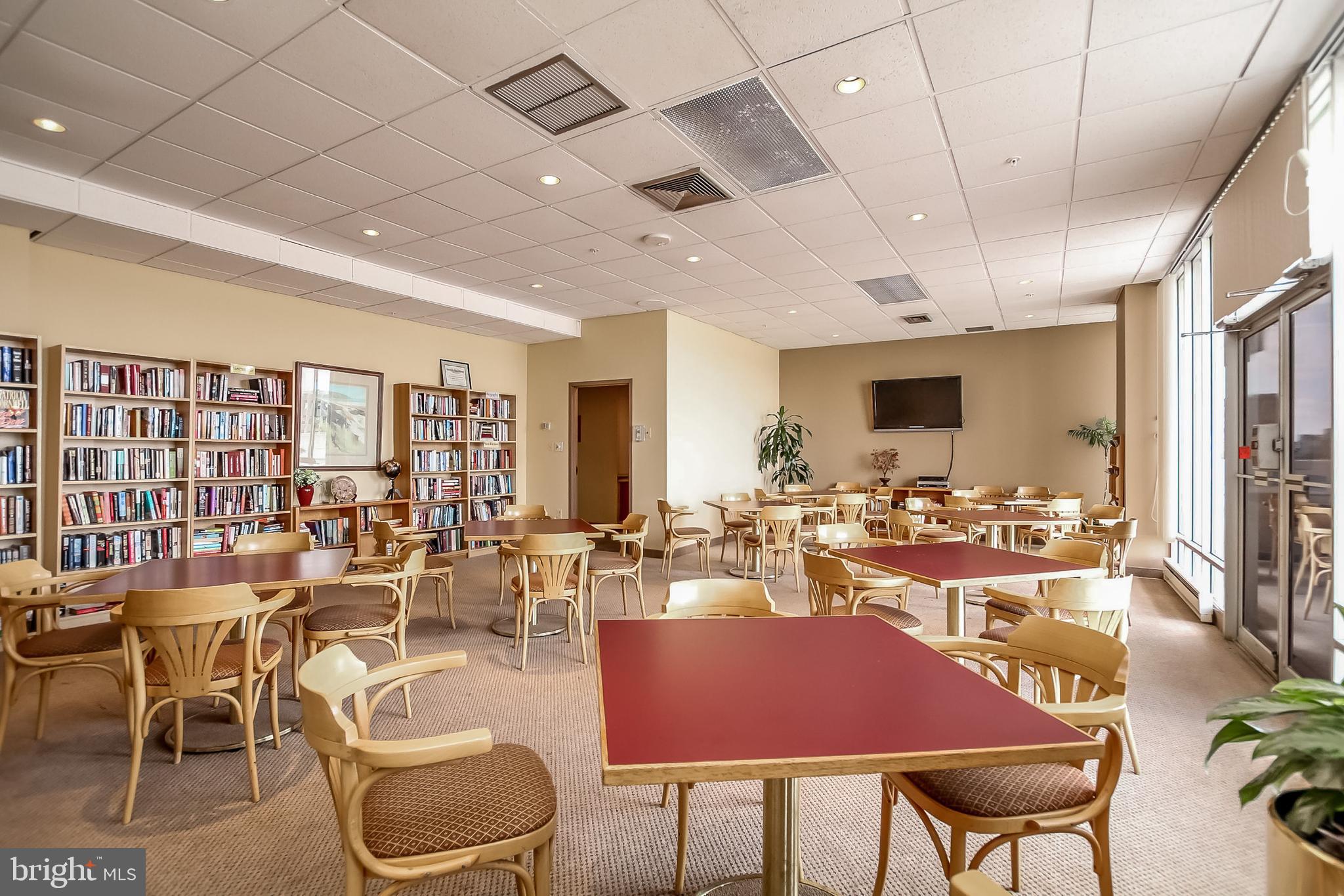 PENTHOUSE CONDOMINIUMS - Residential Lease