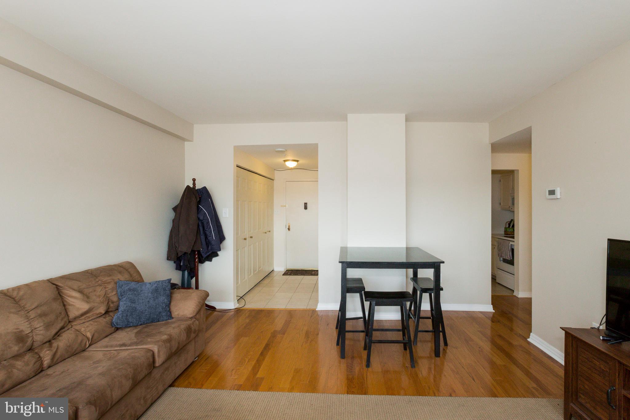 PENTHOUSE CONDOMINIUMS - Residential Lease