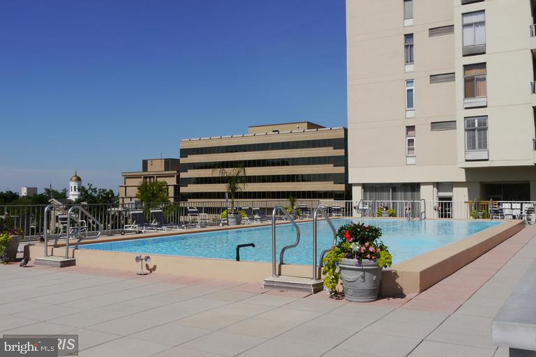 PENTHOUSE CONDOMINIUMS - Residential Lease