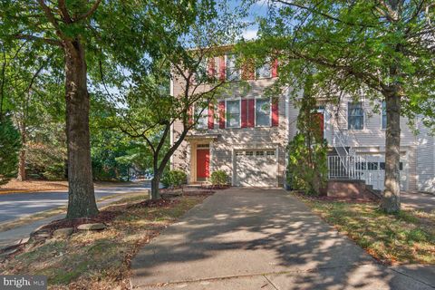 6322 JOHN CHARLES LNDG LANDING CENTREVILLE VA 20121
