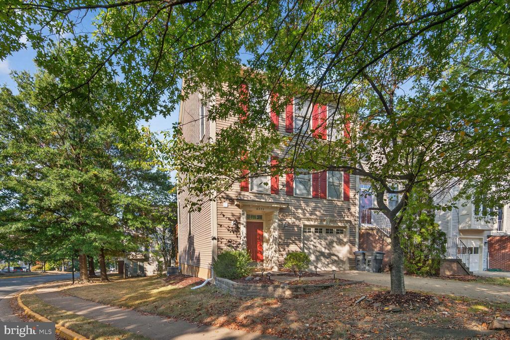 Photo of 6322 John Charles Lndg Landing, CENTREVILLE, VA 20121 (MLS # VAFX2268760)