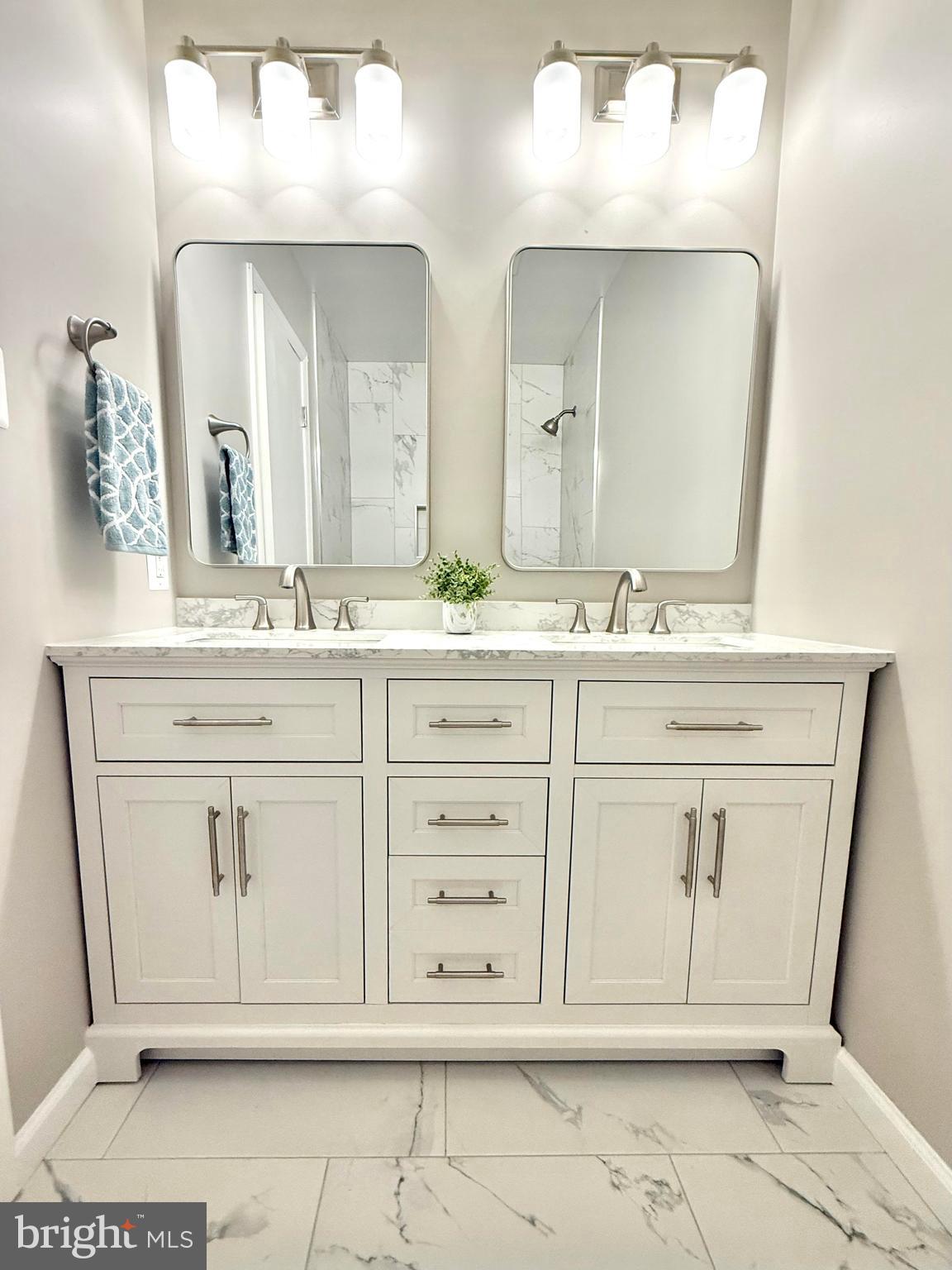 GRAYS POINTE - Residential