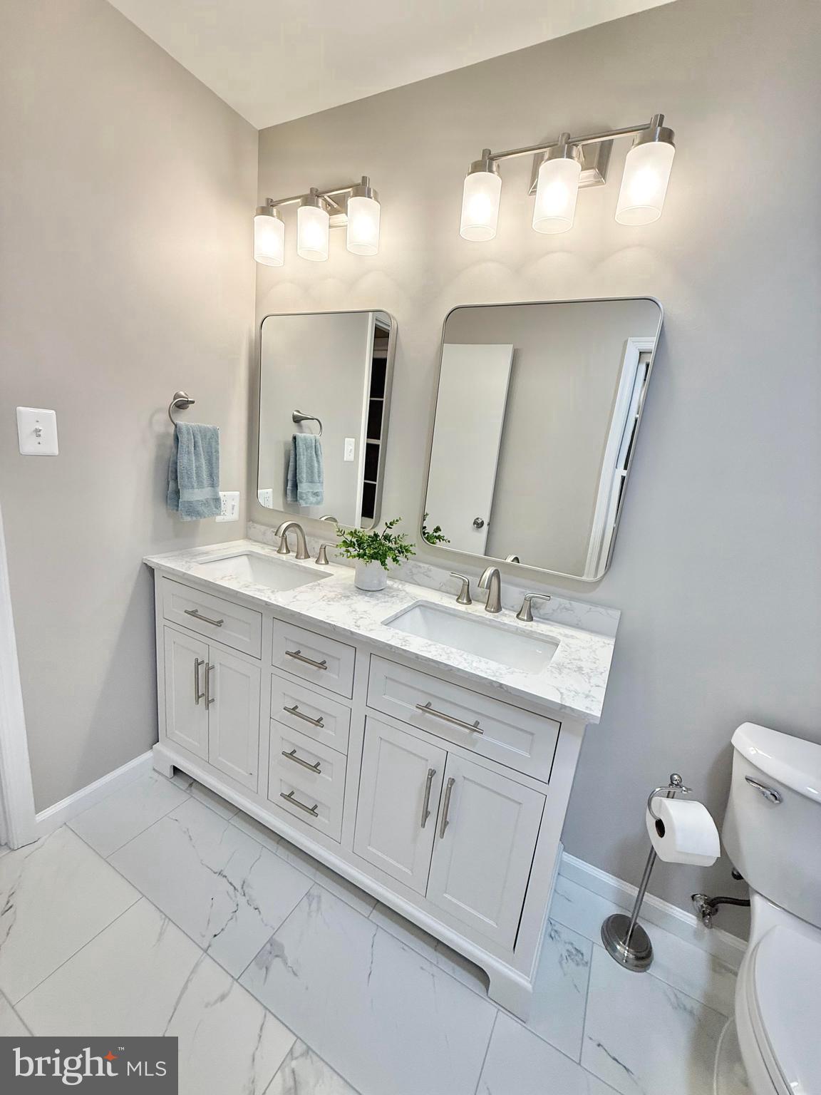 GRAYS POINTE - Residential